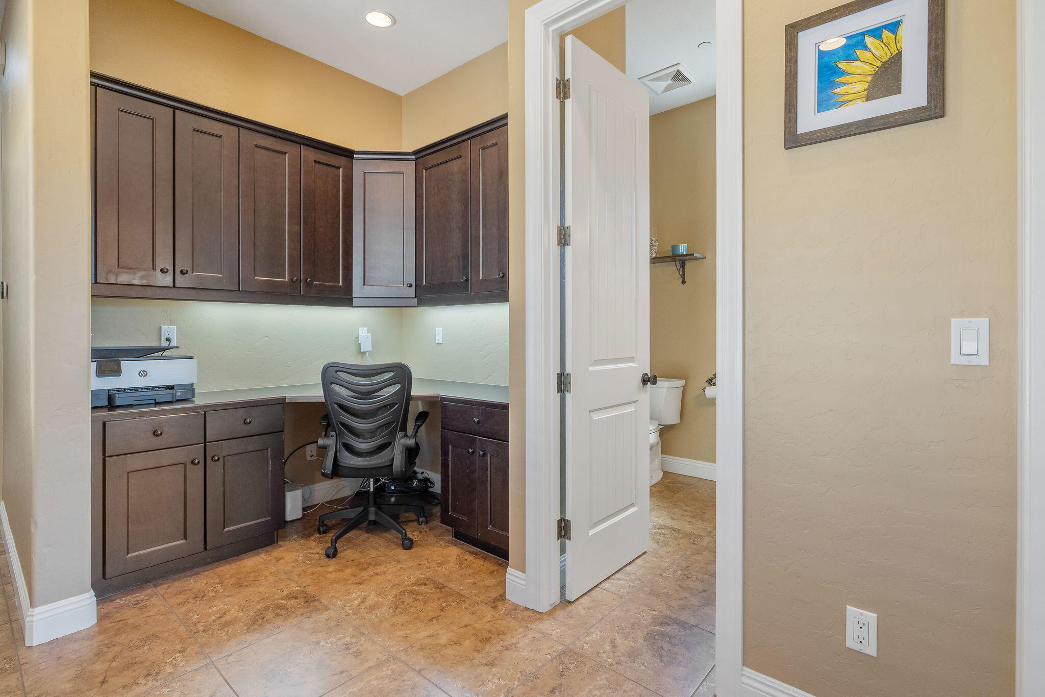 4020 W Lark, Visalia, CA 93291