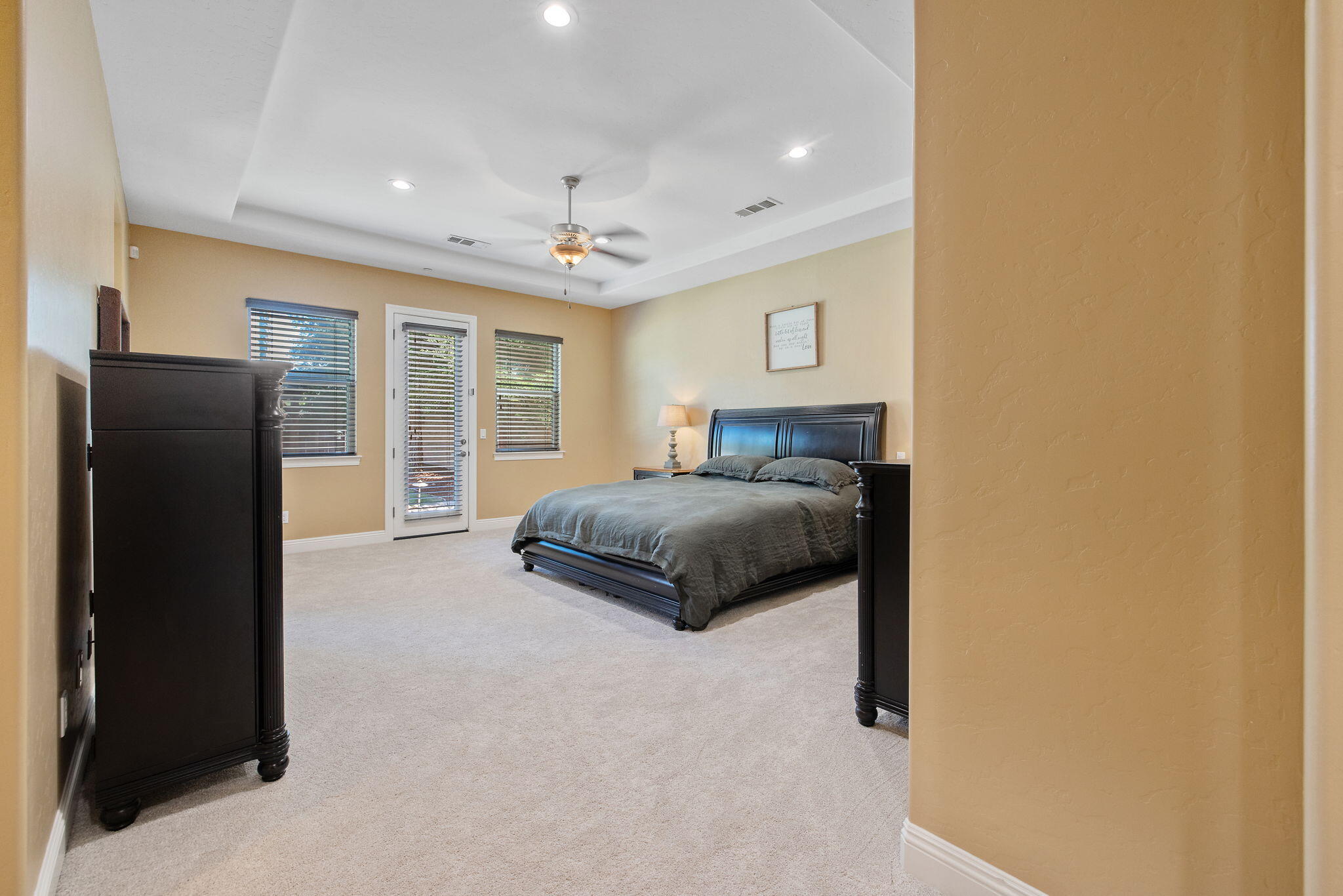 4020 W Lark, Visalia, CA 93291