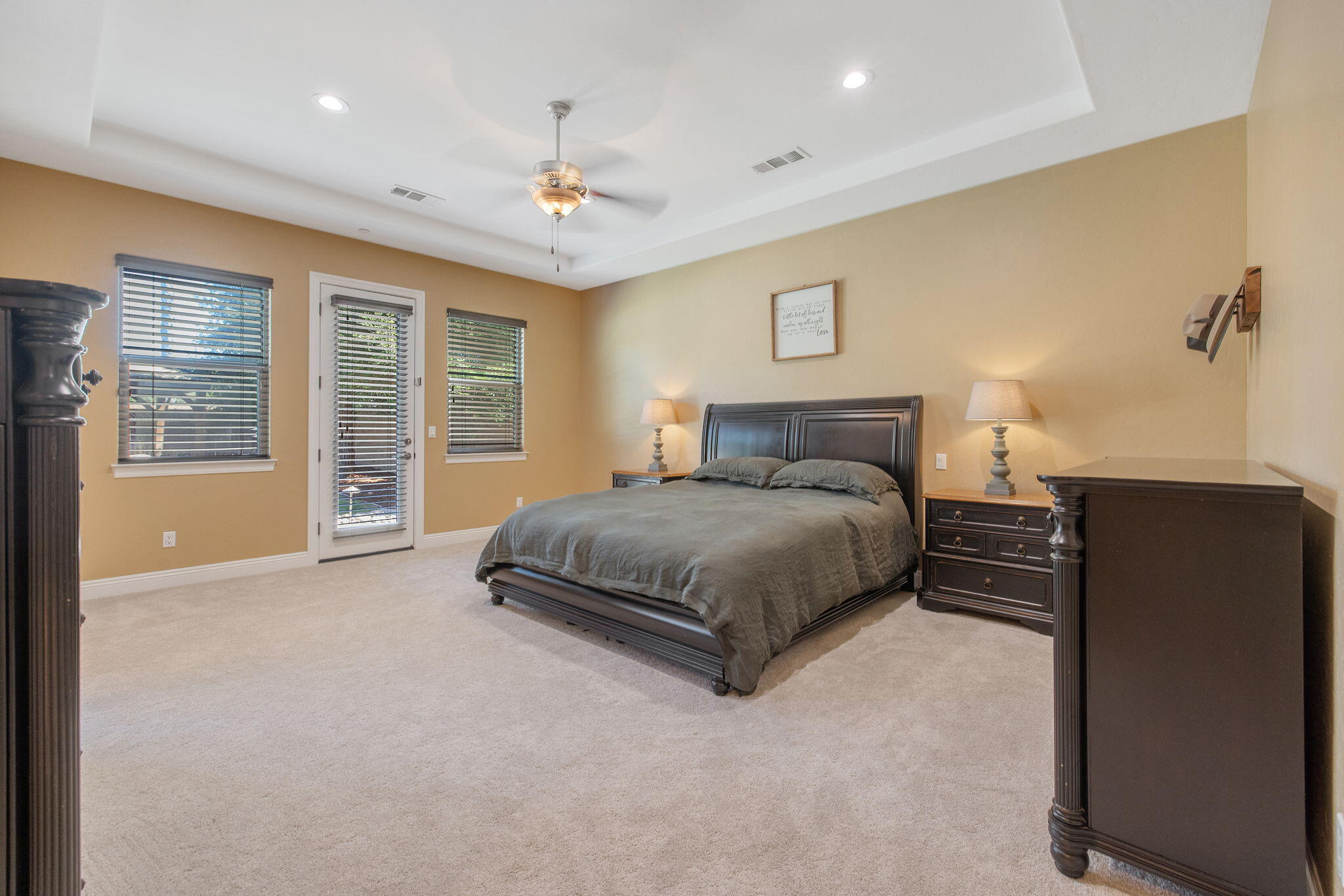 4020 W Lark, Visalia, CA 93291