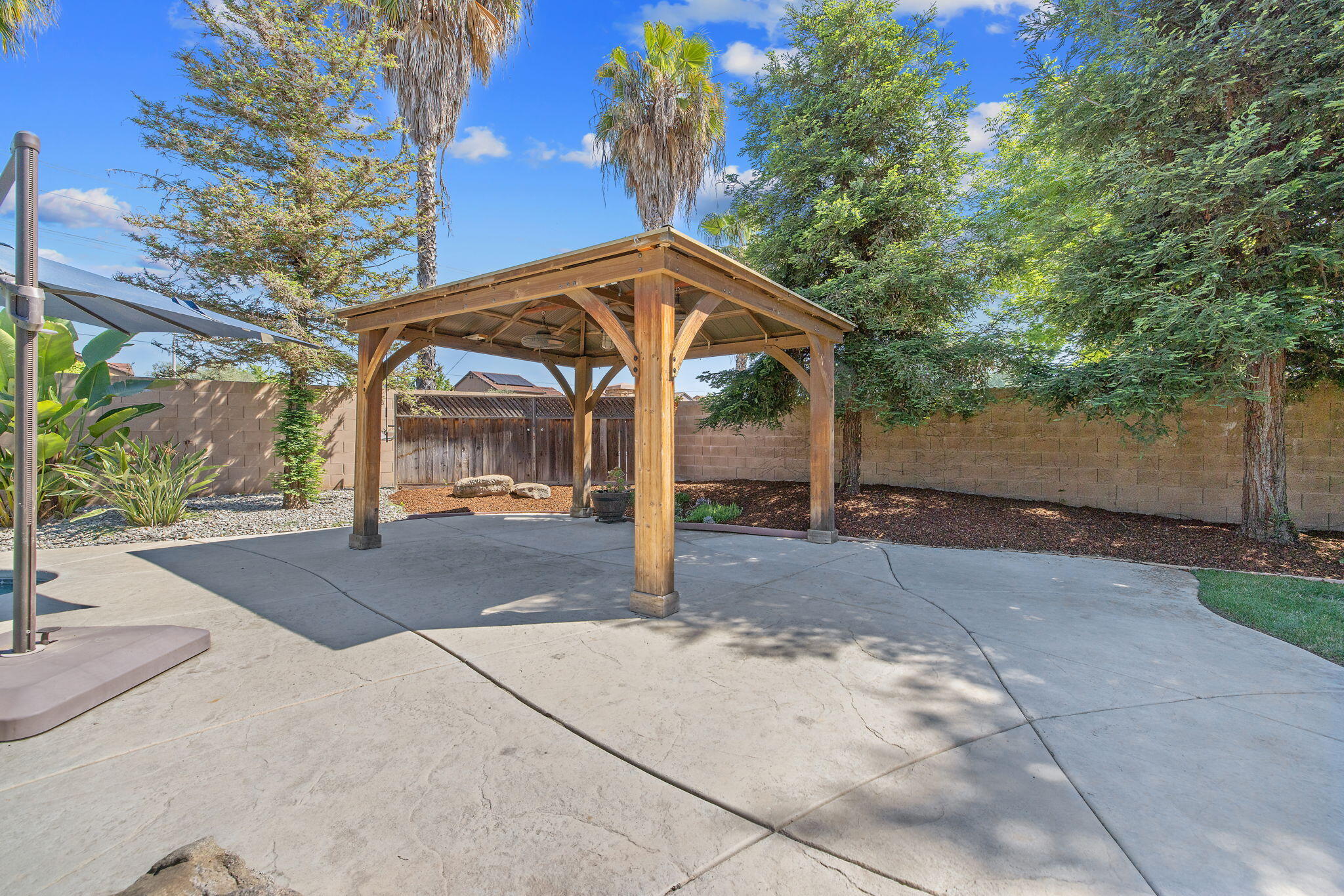 4020 W Lark, Visalia, CA 93291