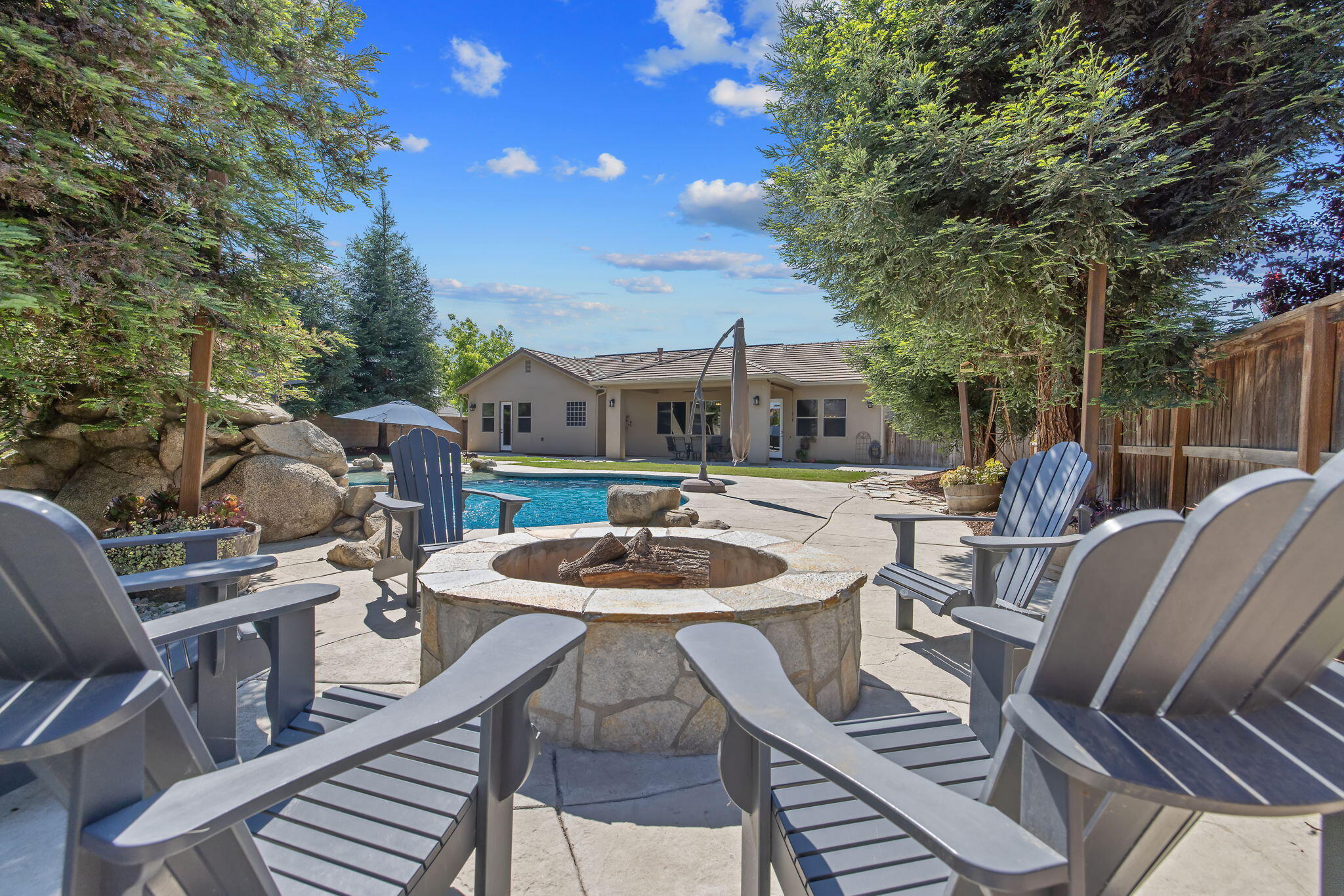 4020 W Lark, Visalia, CA 93291