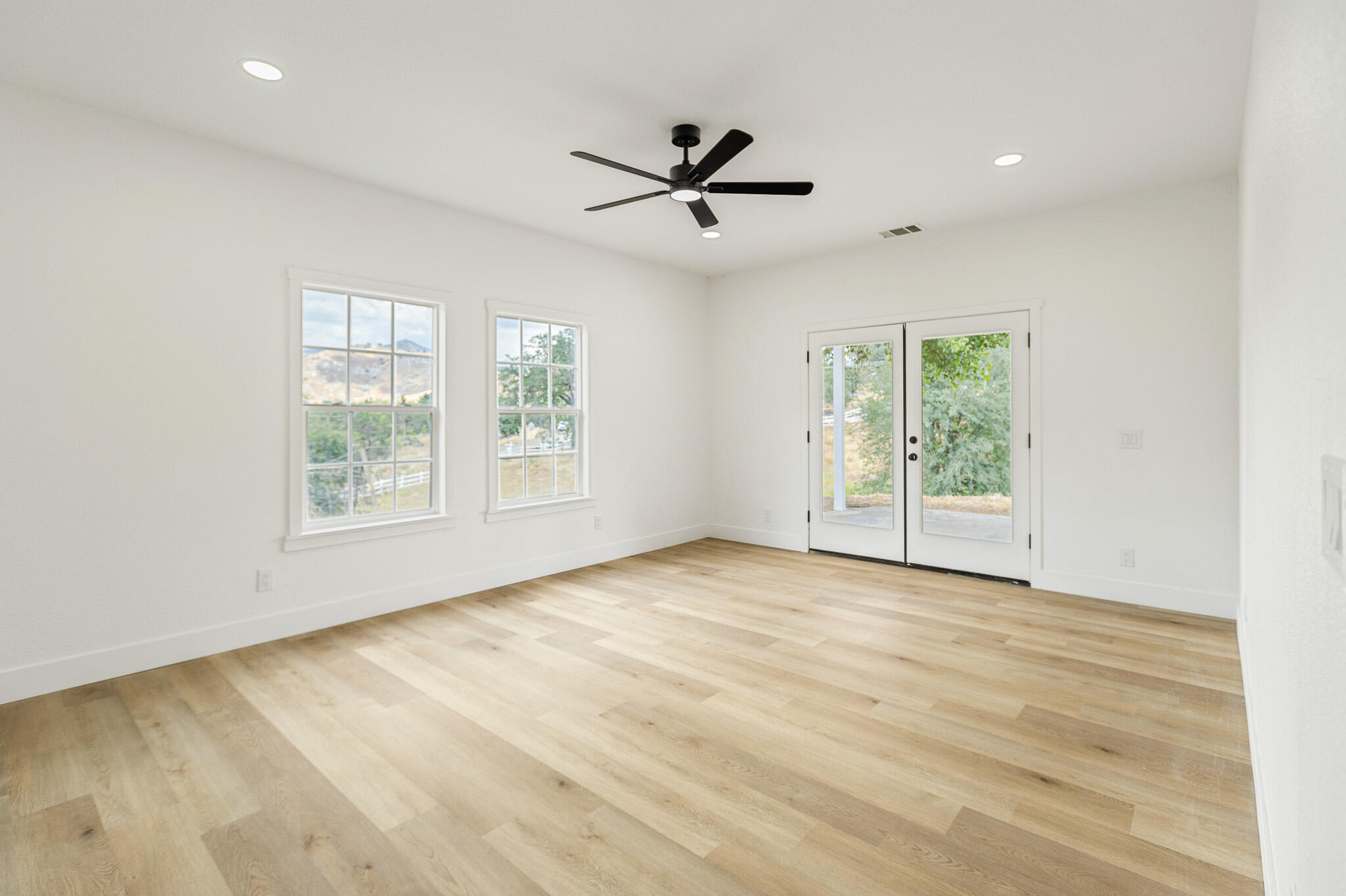 32491 Pleasant Oak Dr, Springville, CA 93265