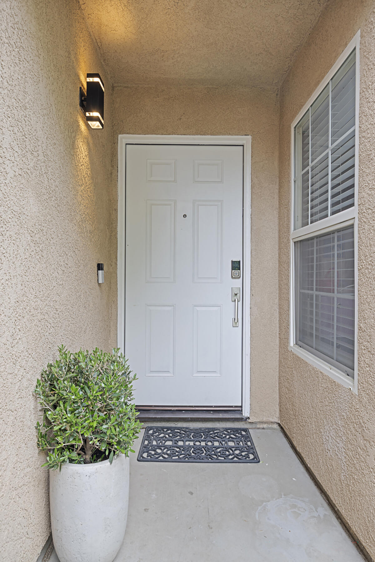 3223 W Sedona Ave, Visalia, CA 93291