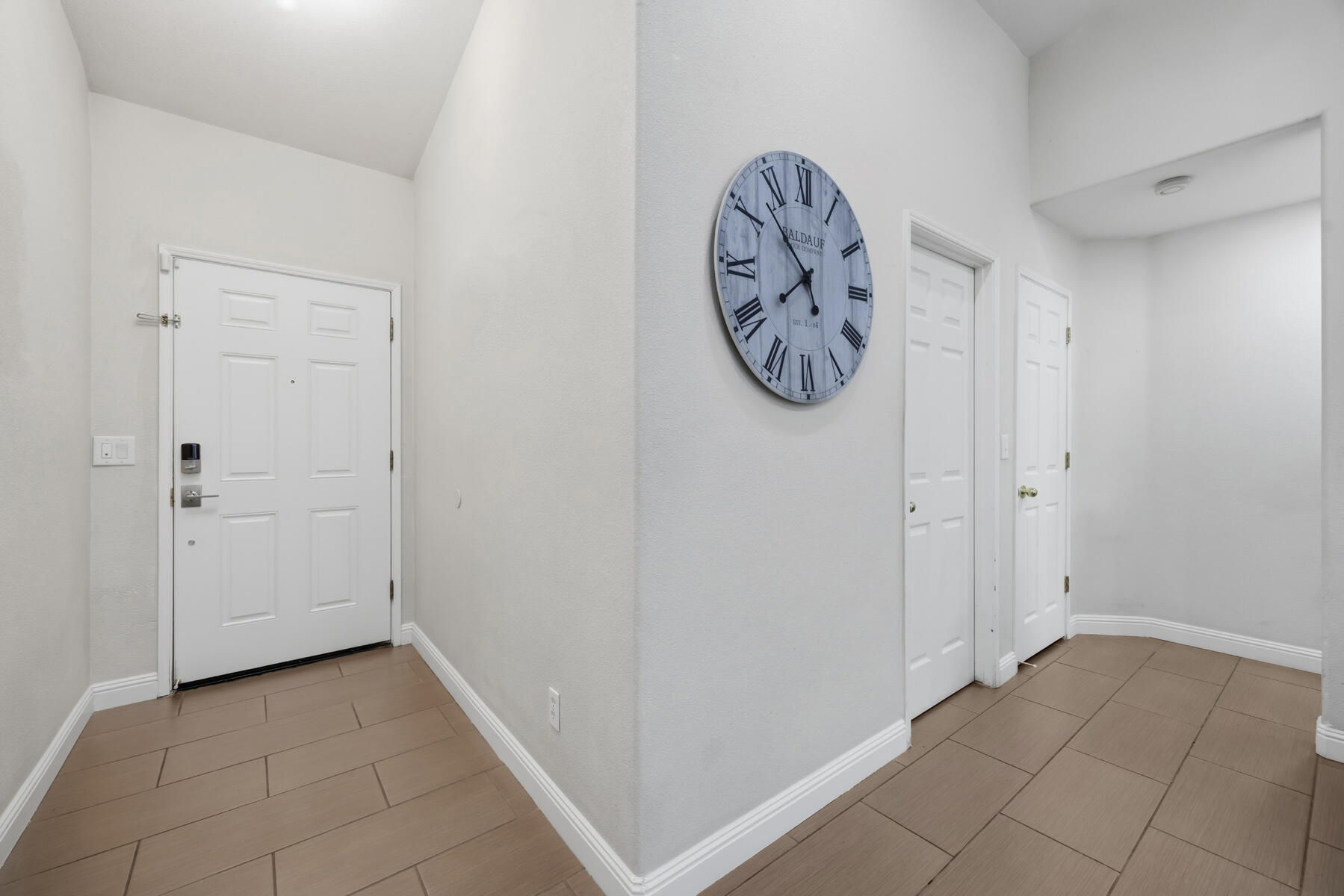 3223 W Sedona Ave, Visalia, CA 93291