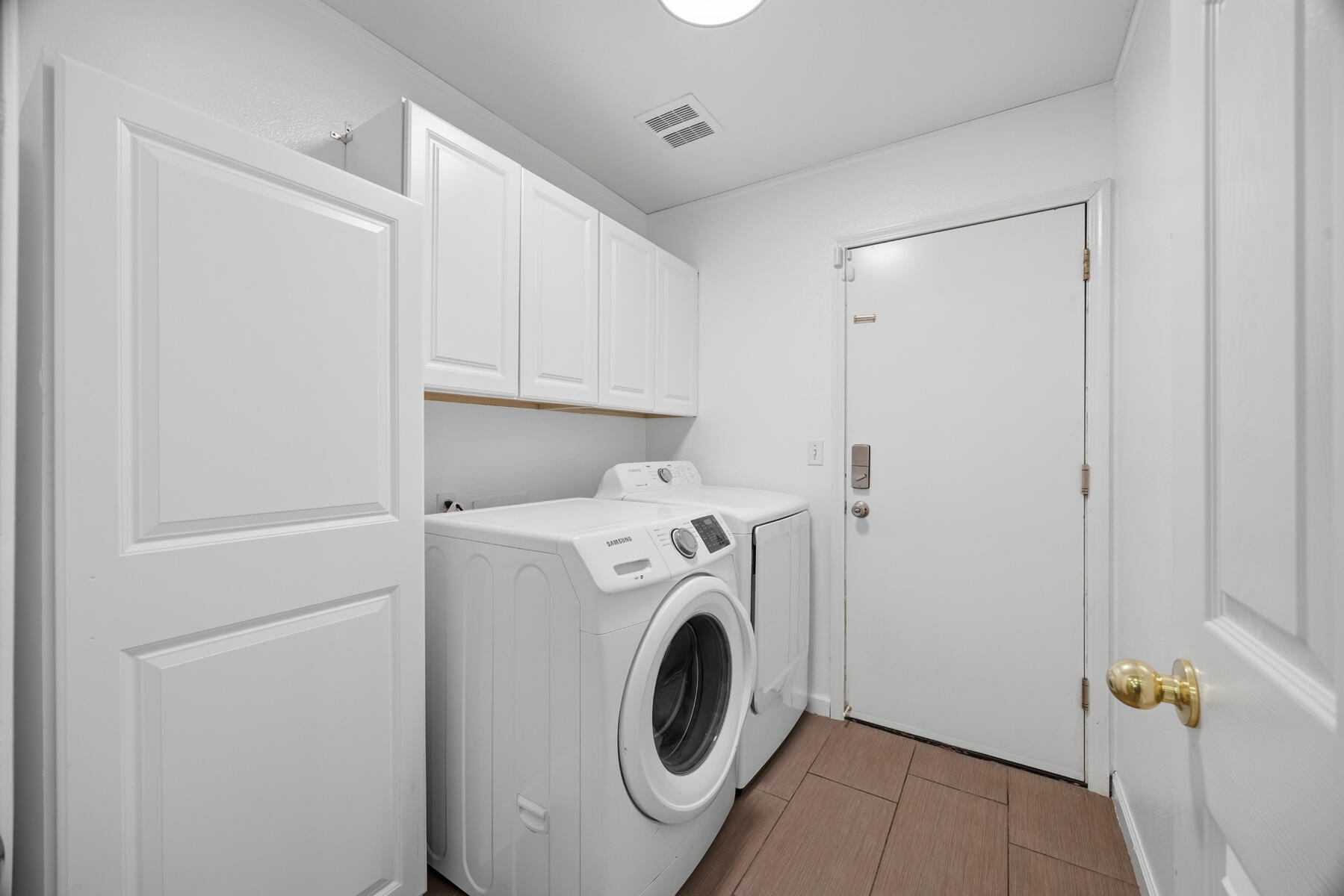 3223 W Sedona Ave, Visalia, CA 93291