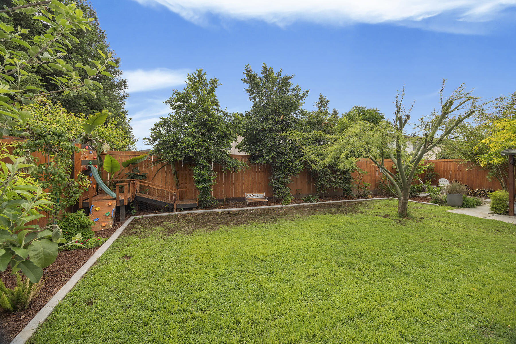 3223 W Sedona Ave, Visalia, CA 93291