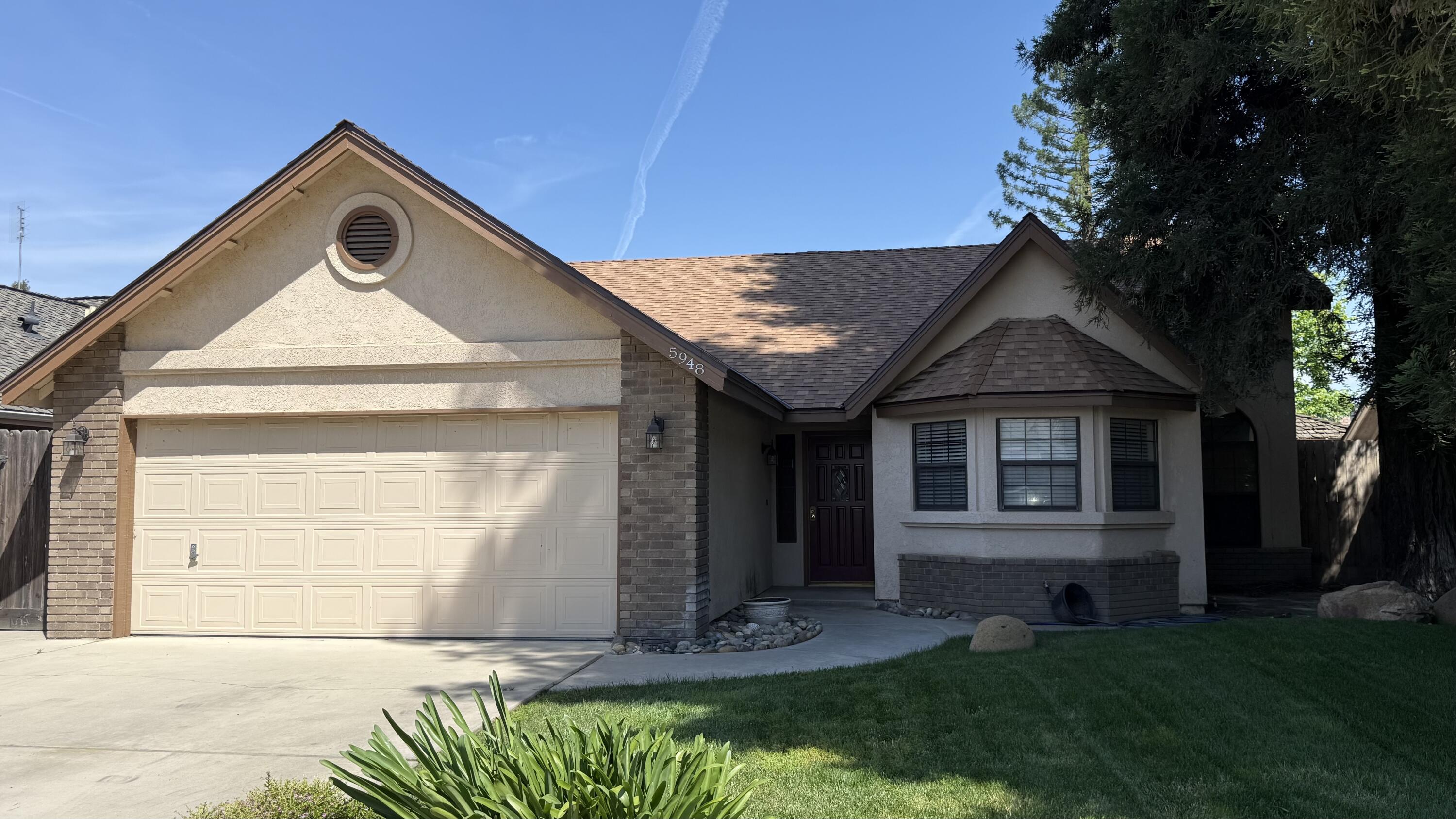 5948 W Crowley Ave, Visalia, CA 93291