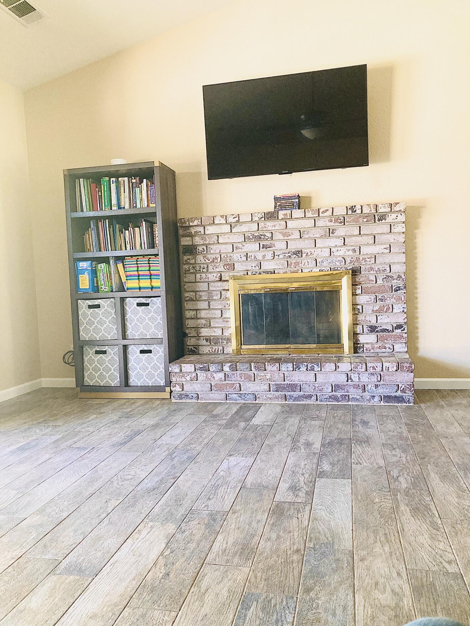 5948 W Crowley Ave, Visalia, CA 93291