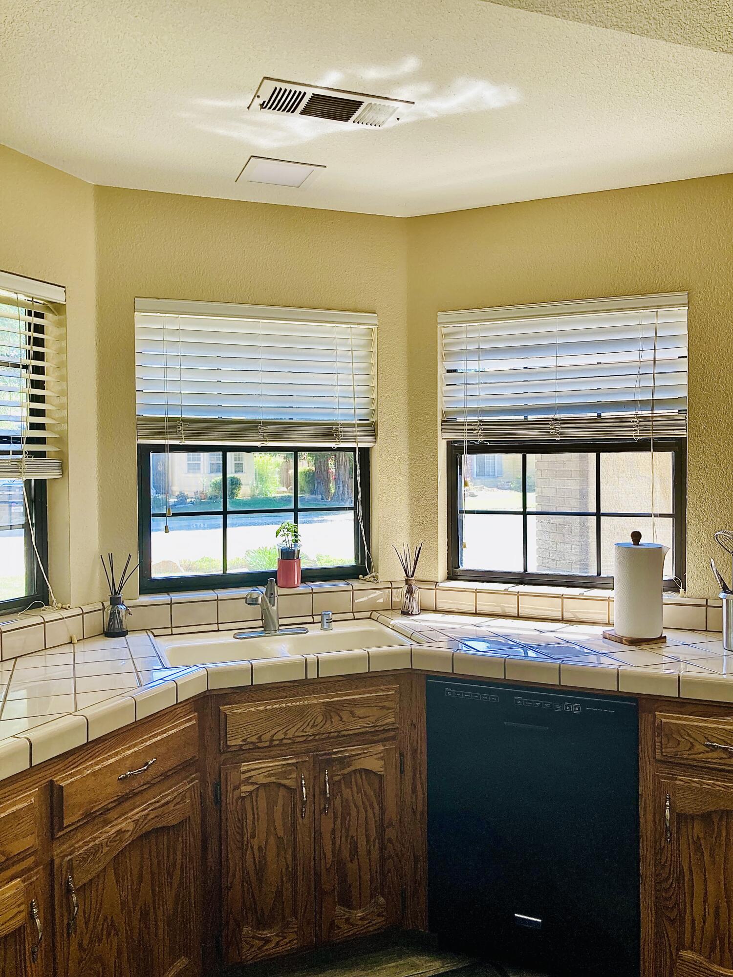 5948 W Crowley Ave, Visalia, CA 93291