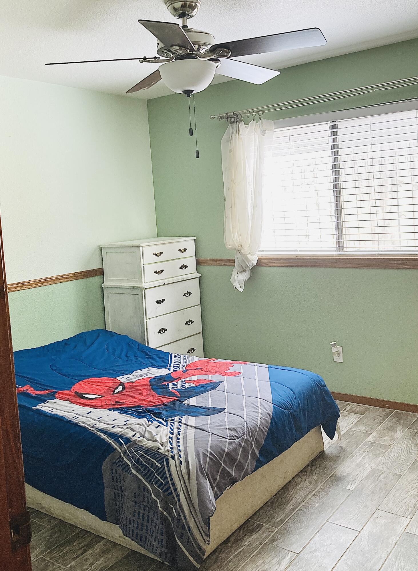 5948 W Crowley Ave, Visalia, CA 93291