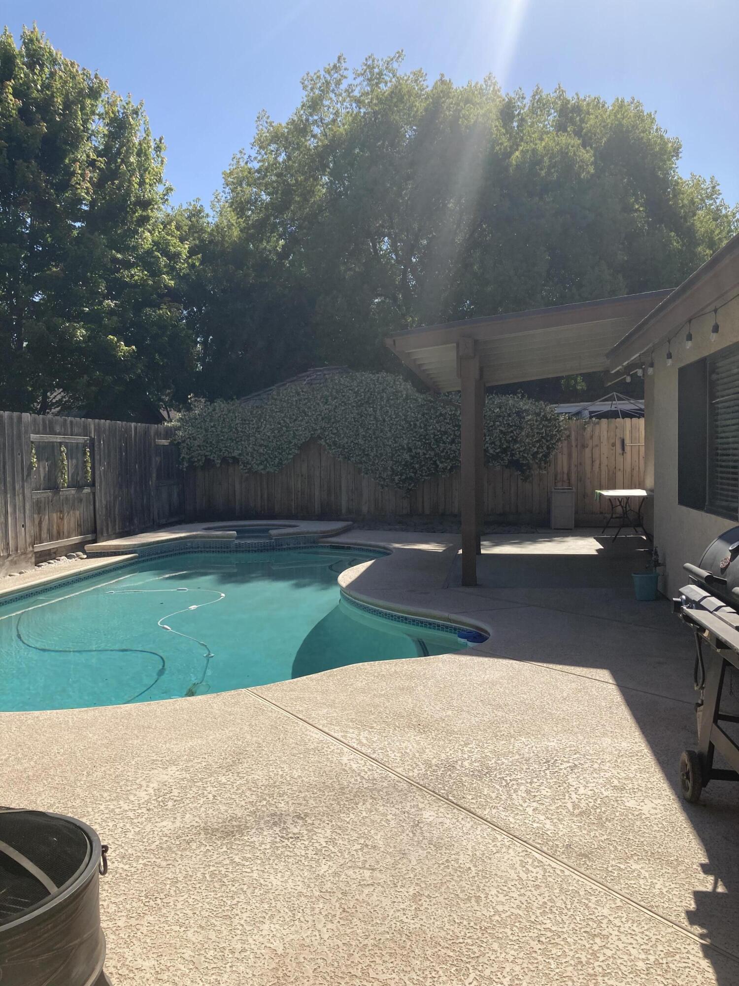 5948 W Crowley Ave, Visalia, CA 93291