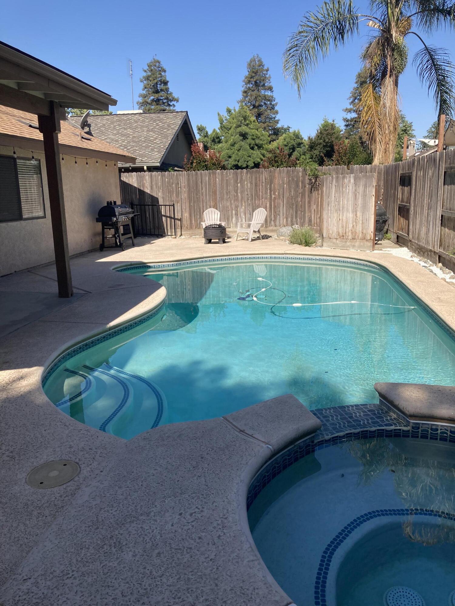 5948 W Crowley Ave, Visalia, CA 93291