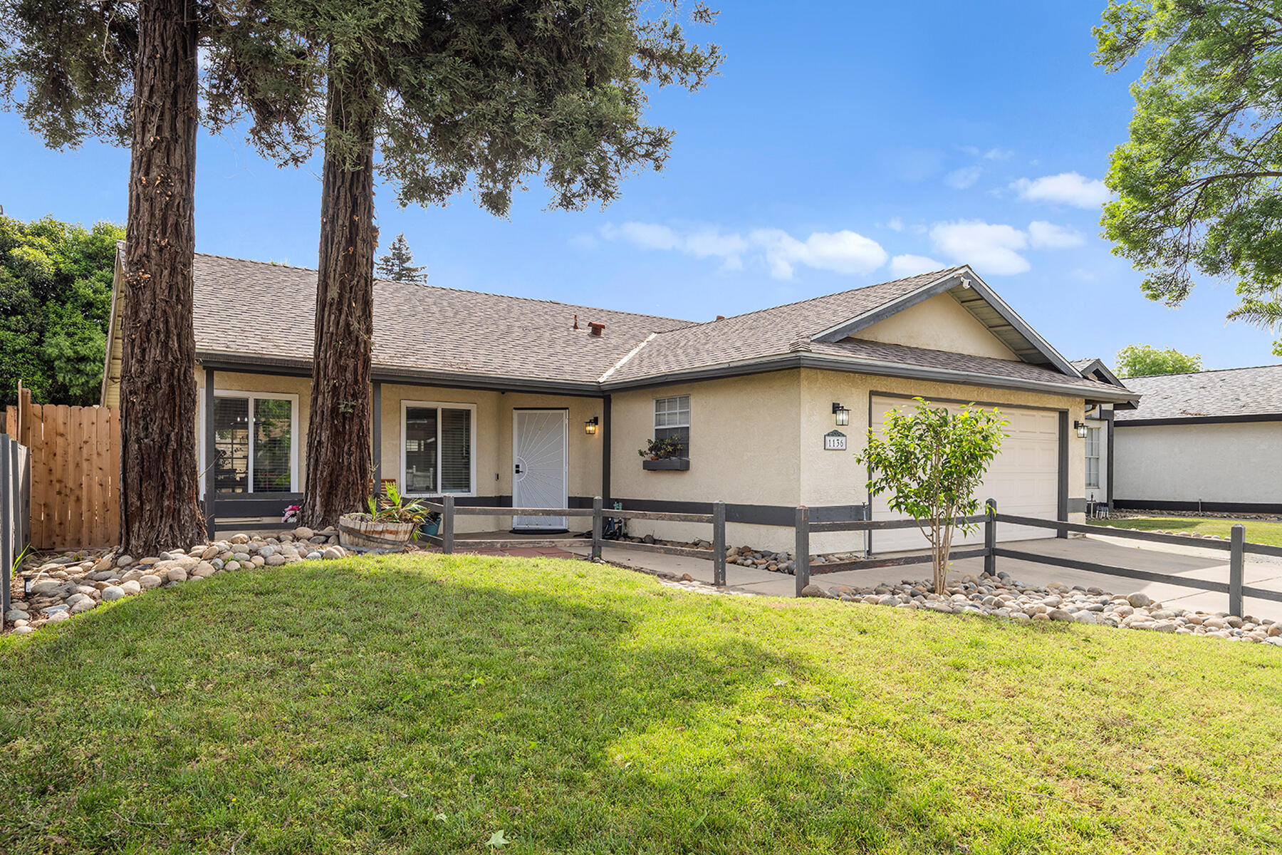 1136 N Atwood St, Visalia, CA 93291