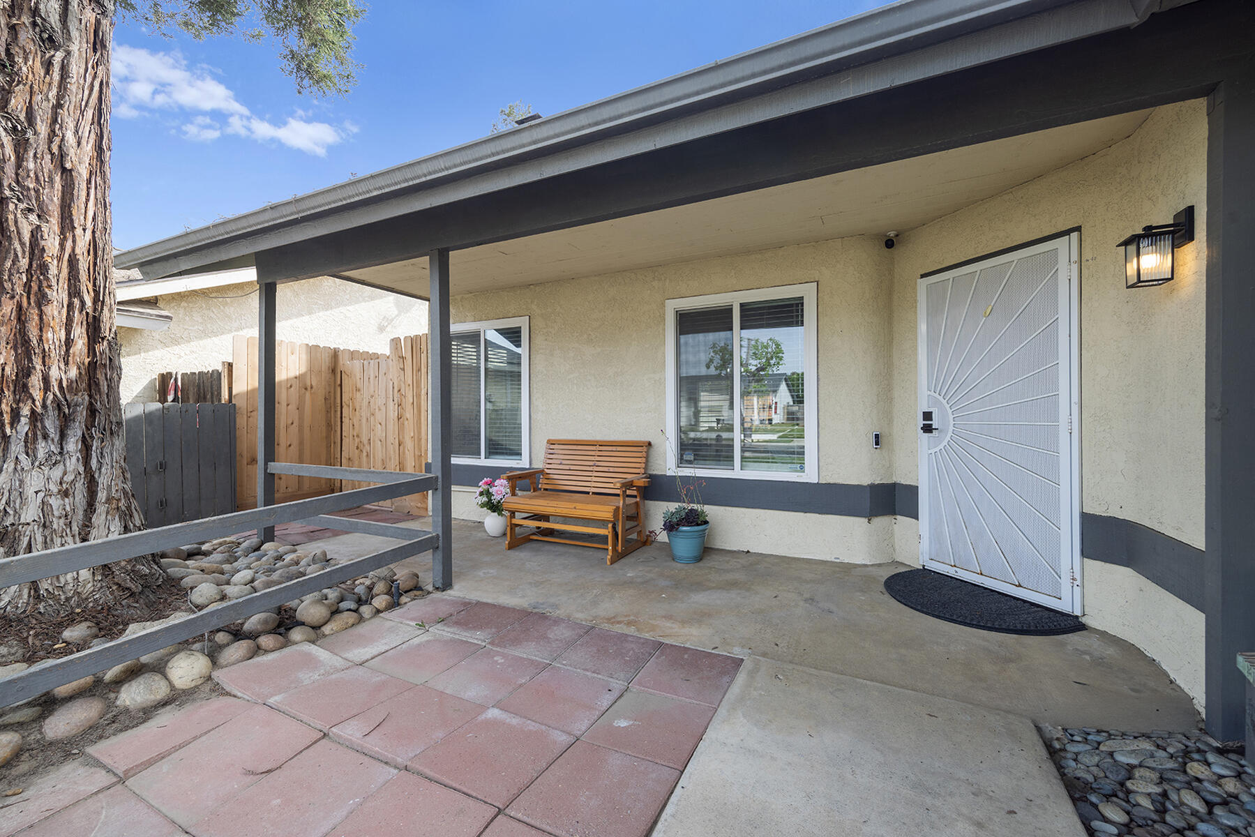 1136 N Atwood St, Visalia, CA 93291