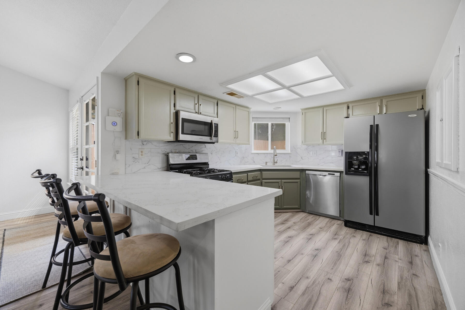 1136 N Atwood St, Visalia, CA 93291