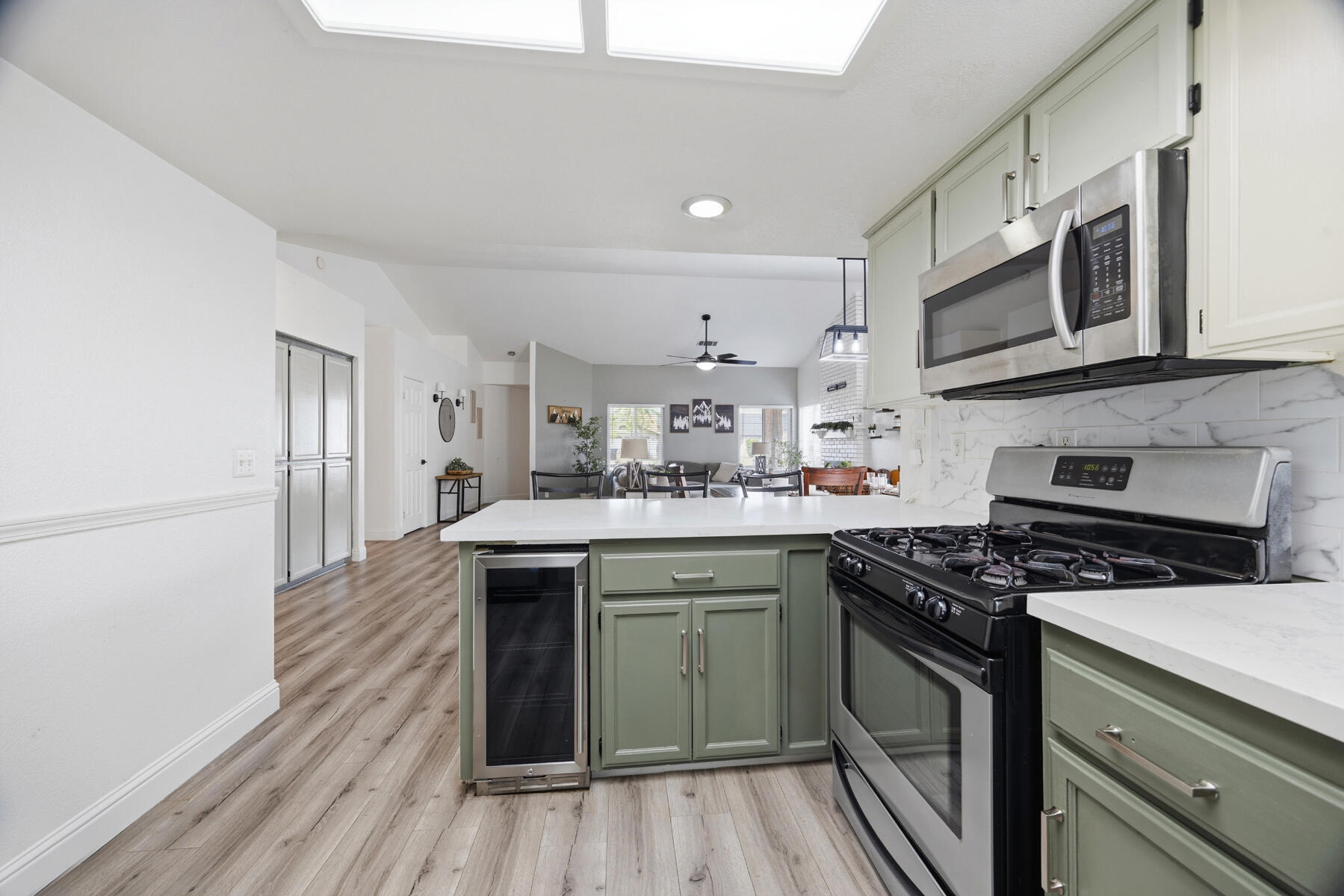 1136 N Atwood St, Visalia, CA 93291