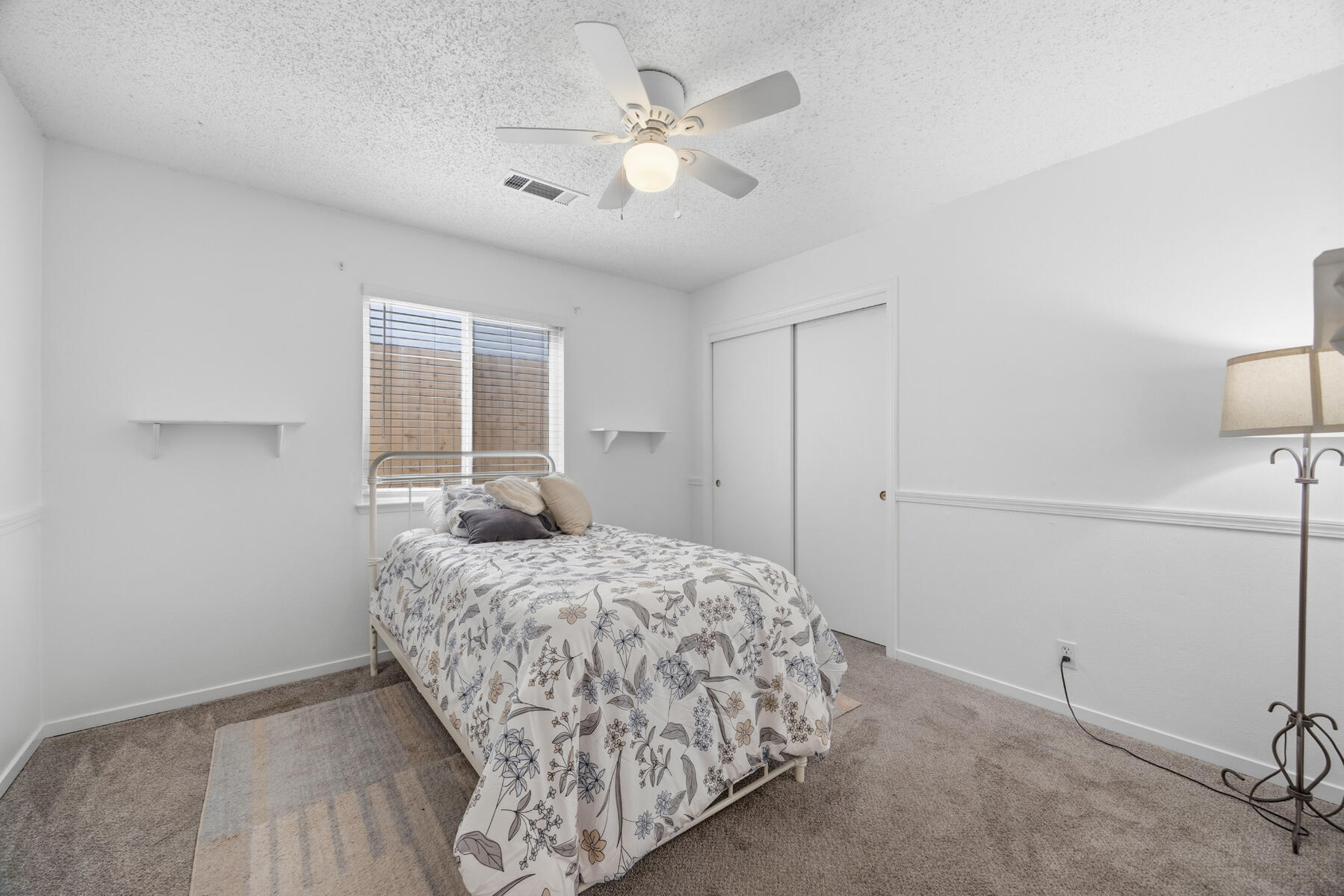 1136 N Atwood St, Visalia, CA 93291