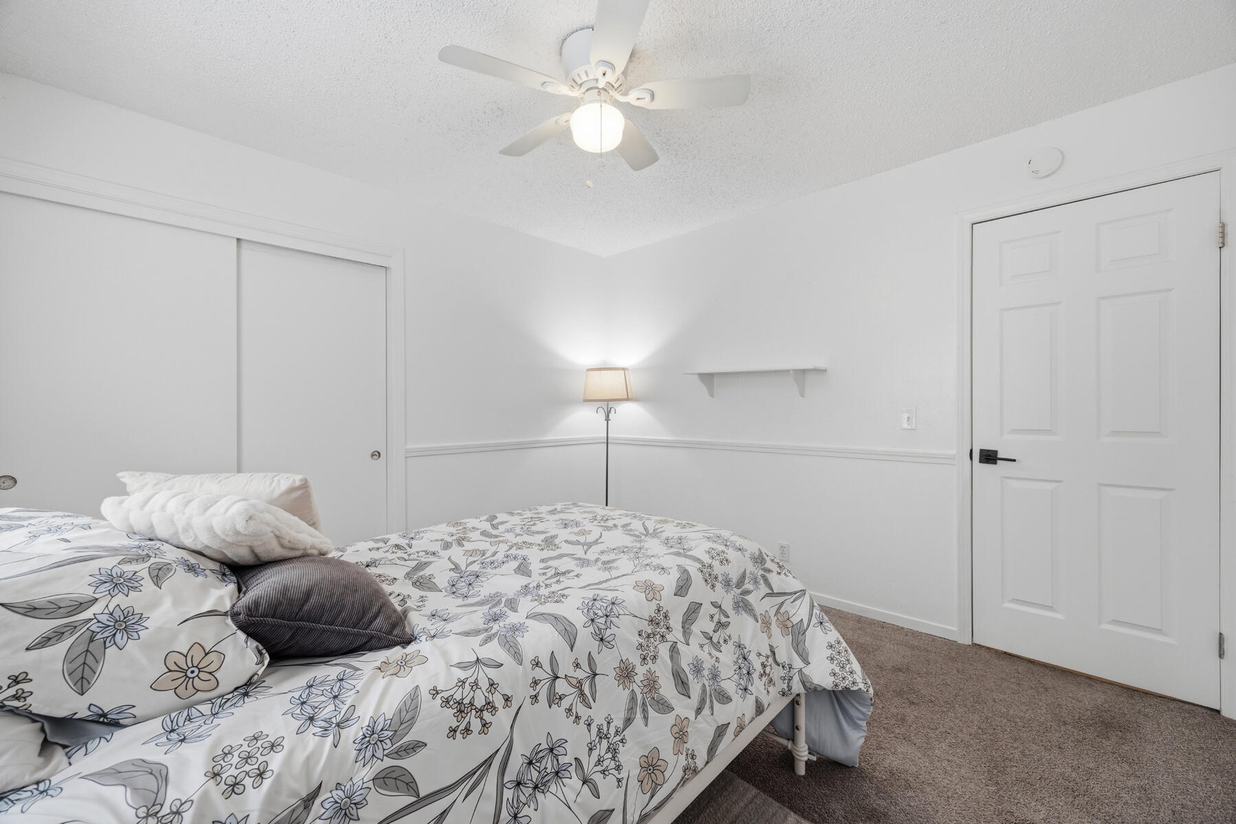 1136 N Atwood St, Visalia, CA 93291