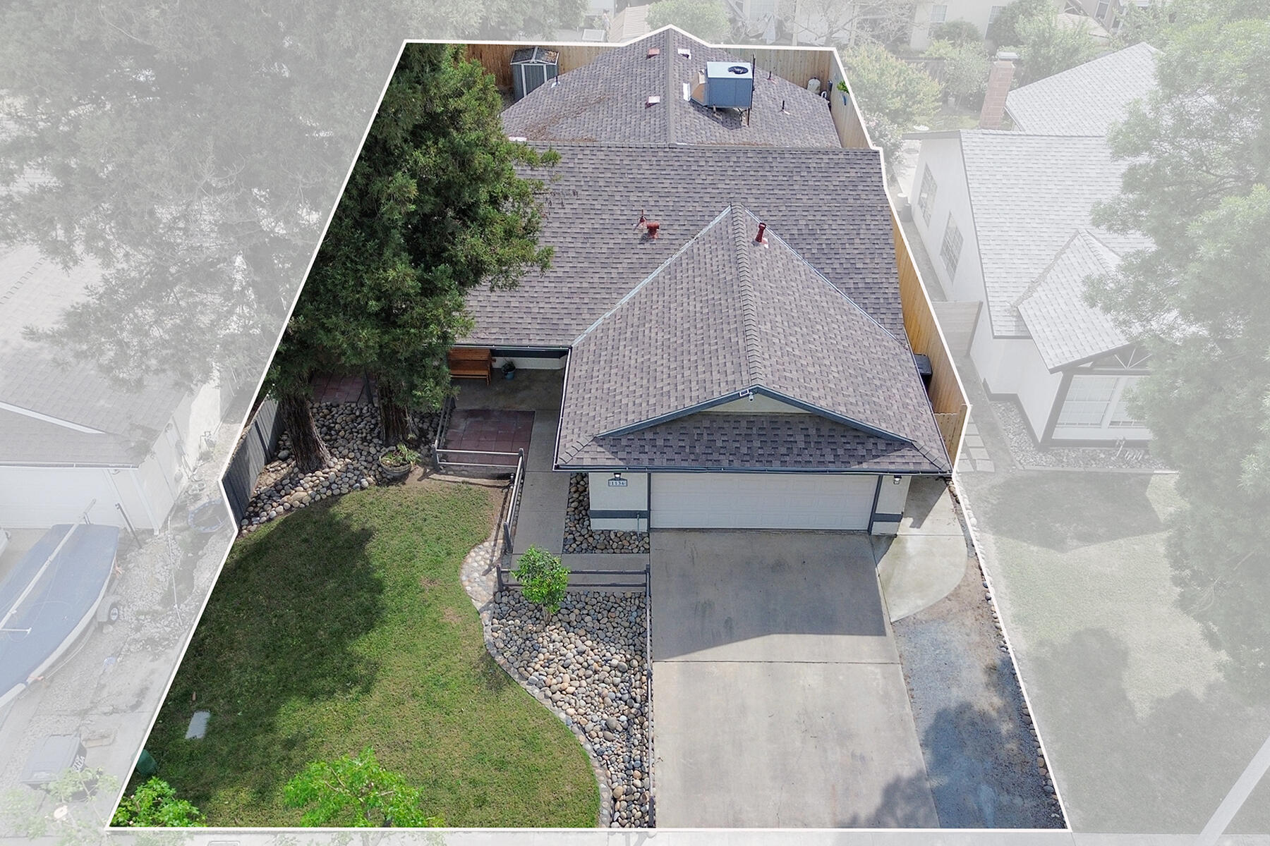 1136 N Atwood St, Visalia, CA 93291