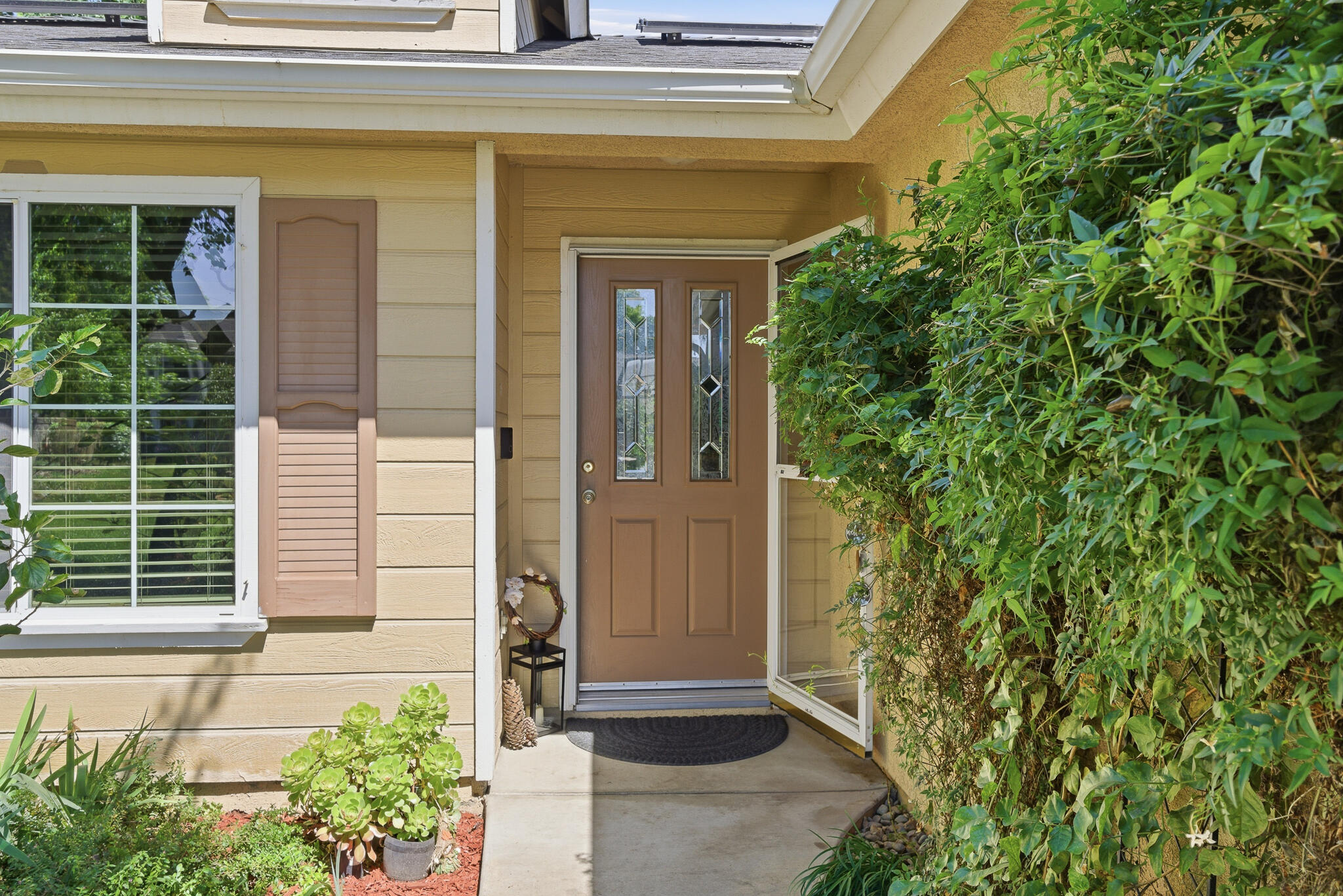 5240 W Wren Ct, Visalia, CA 93291