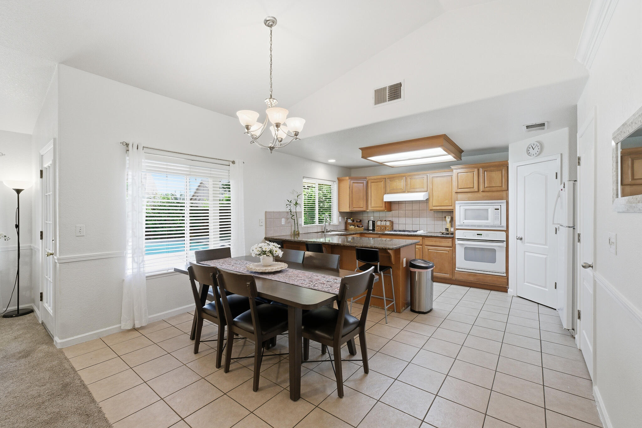 5240 W Wren Ct, Visalia, CA 93291