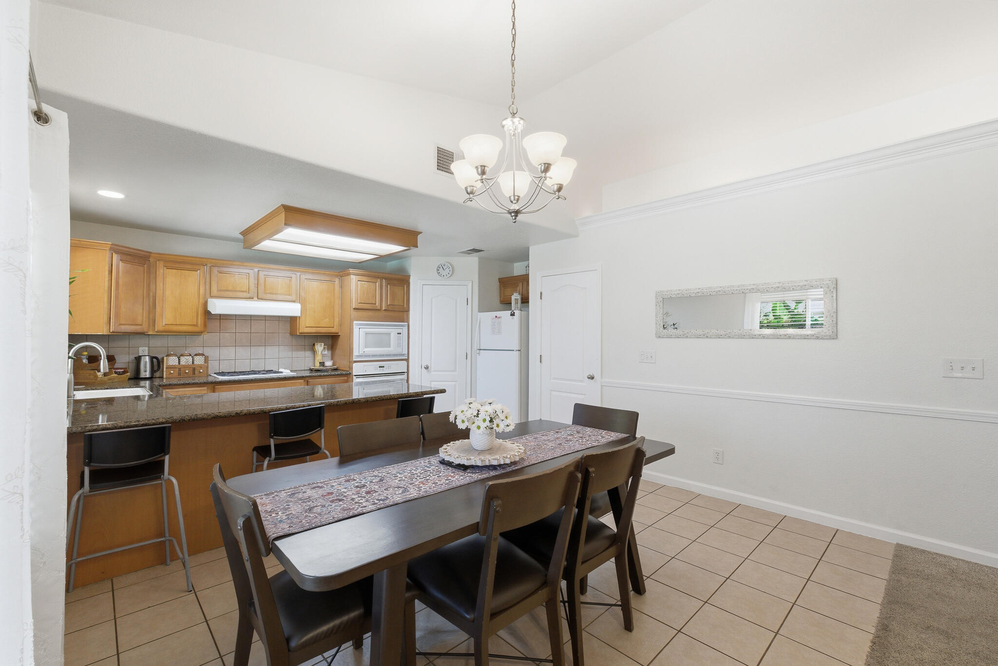 5240 W Wren Ct, Visalia, CA 93291