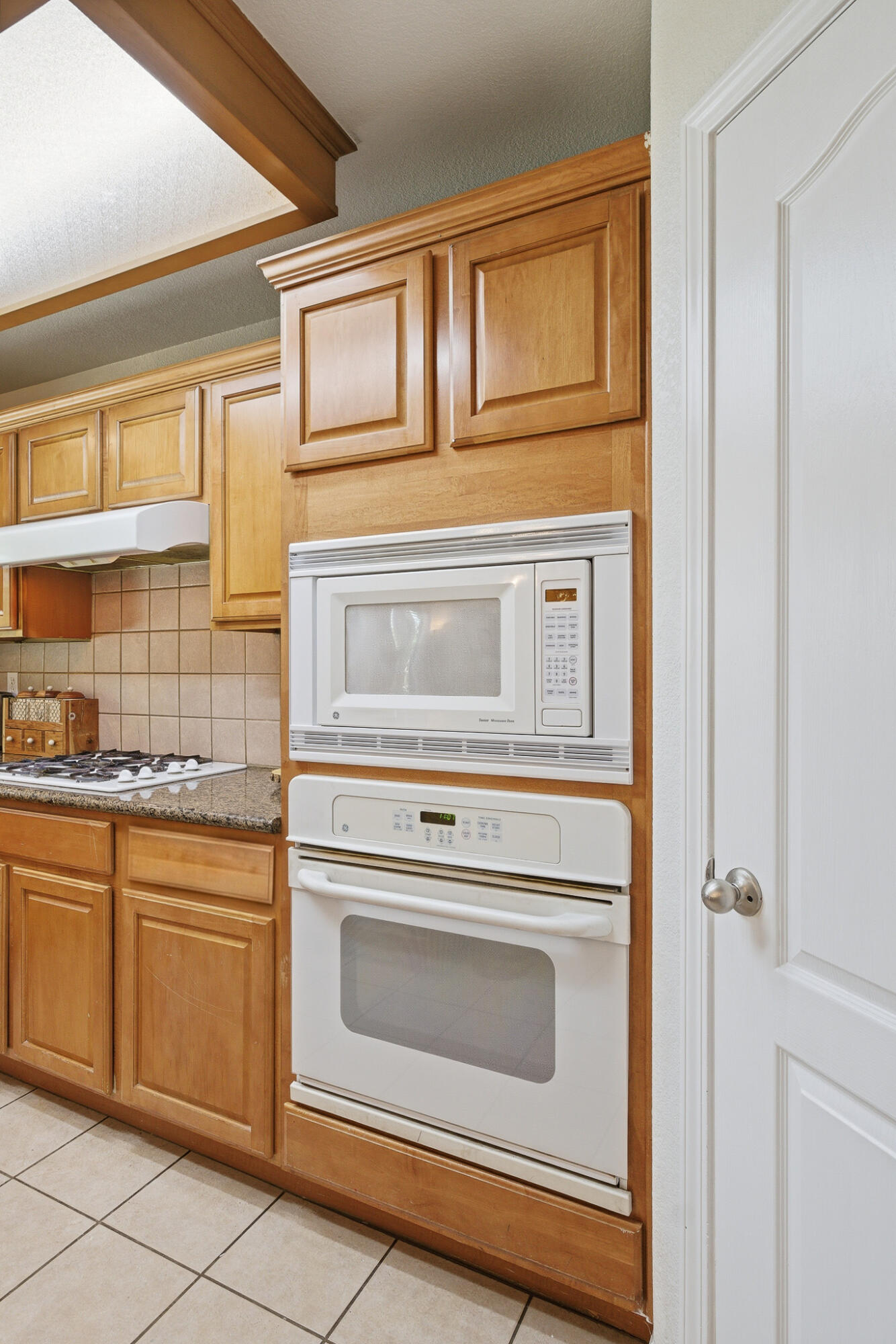 5240 W Wren Ct, Visalia, CA 93291