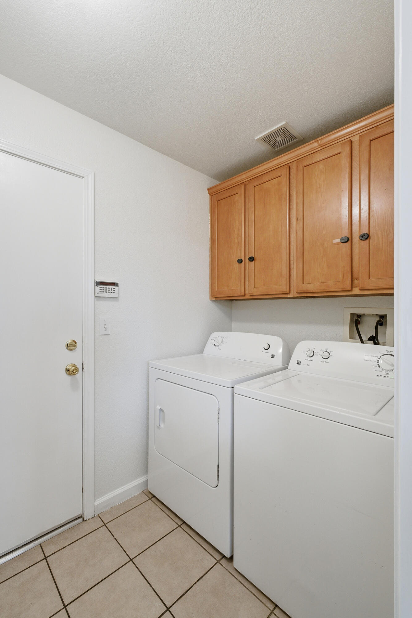 5240 W Wren Ct, Visalia, CA 93291