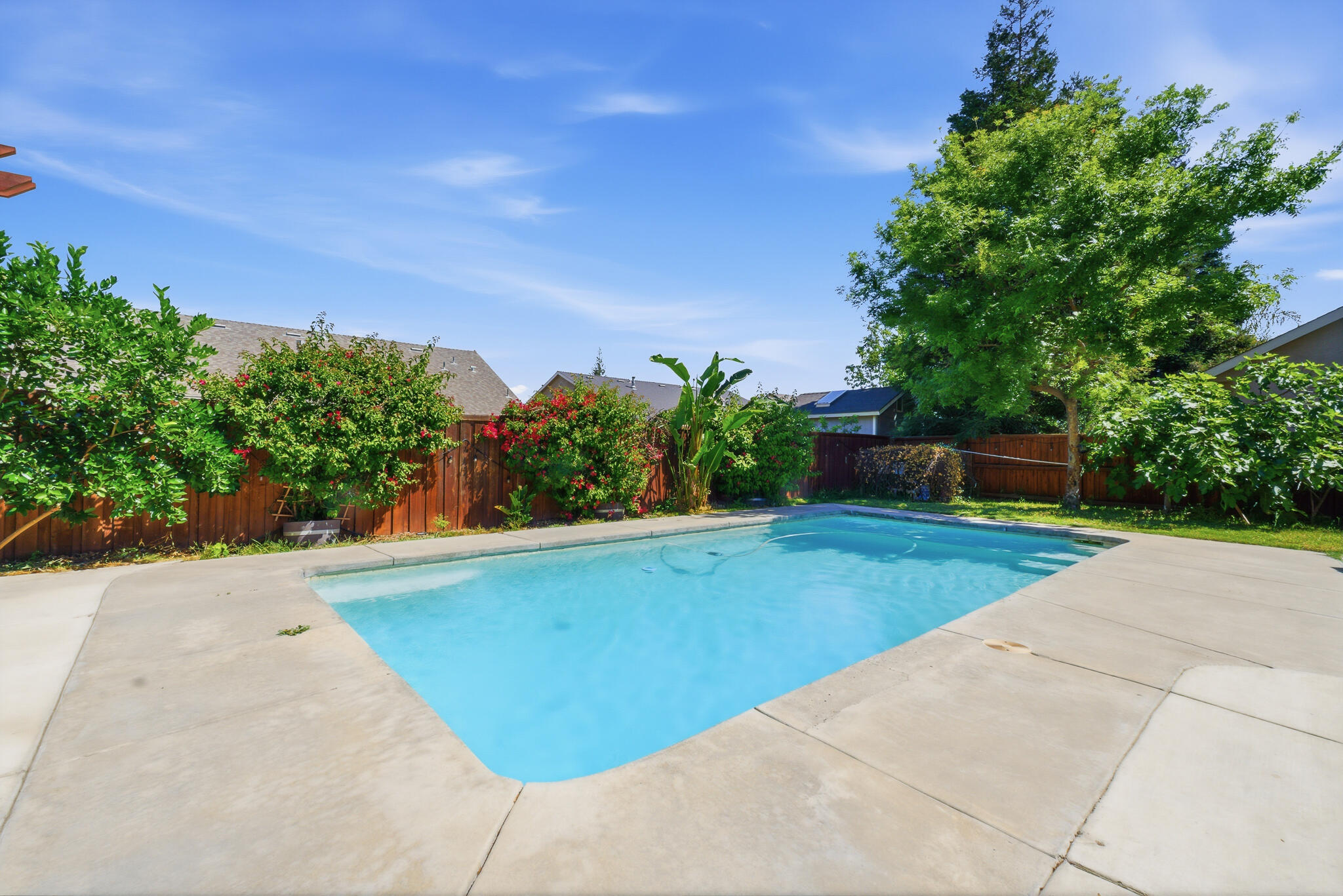 5240 W Wren Ct, Visalia, CA 93291