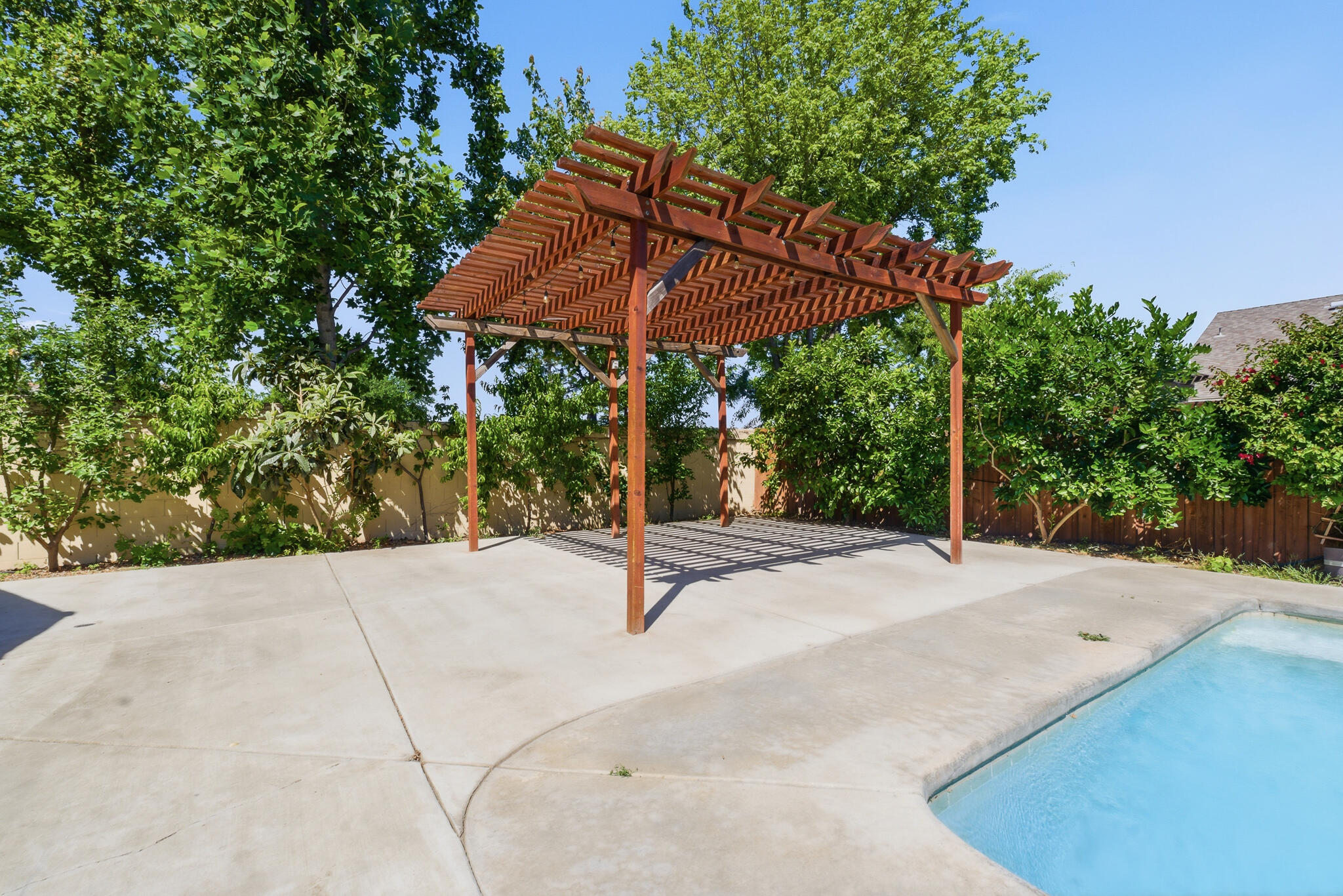 5240 W Wren Ct, Visalia, CA 93291