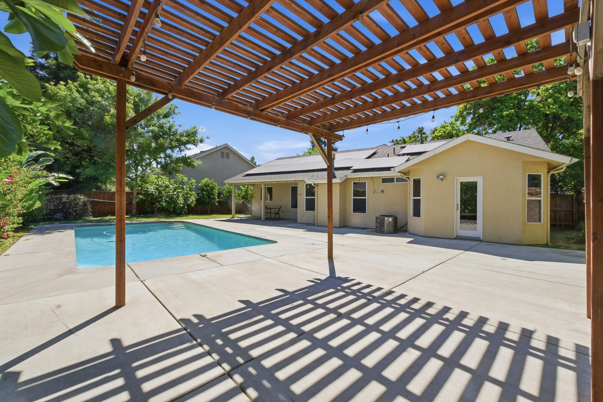 5240 W Wren Ct, Visalia, CA 93291