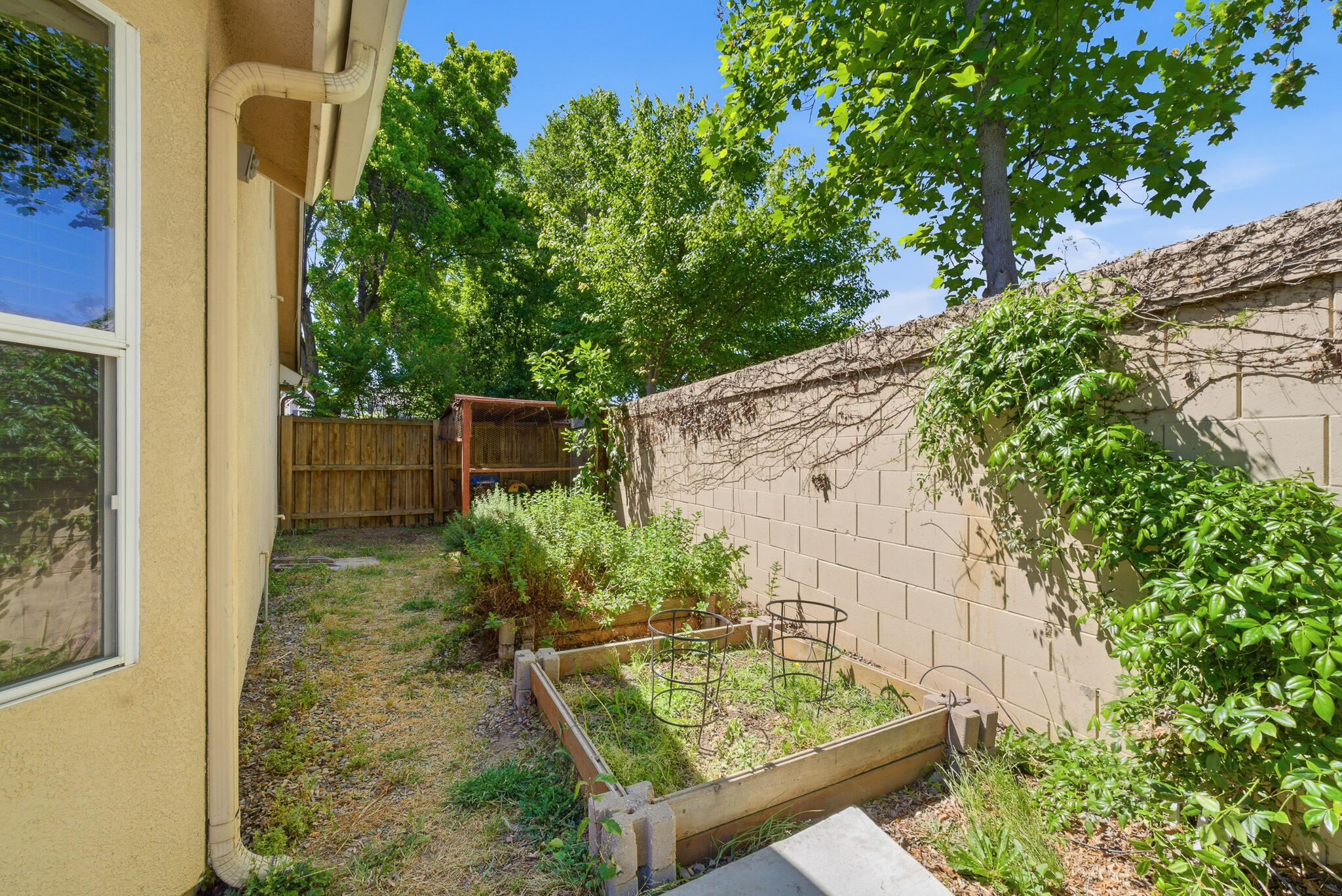 5240 W Wren Ct, Visalia, CA 93291