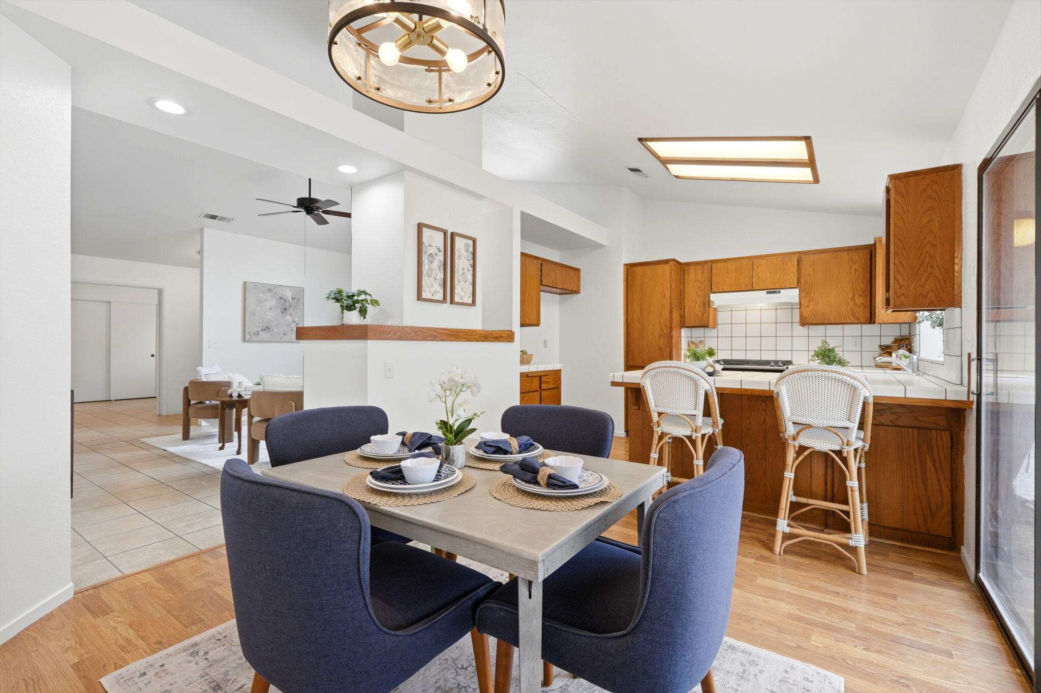 1912 S Pinnacle St, Visalia, CA 93292