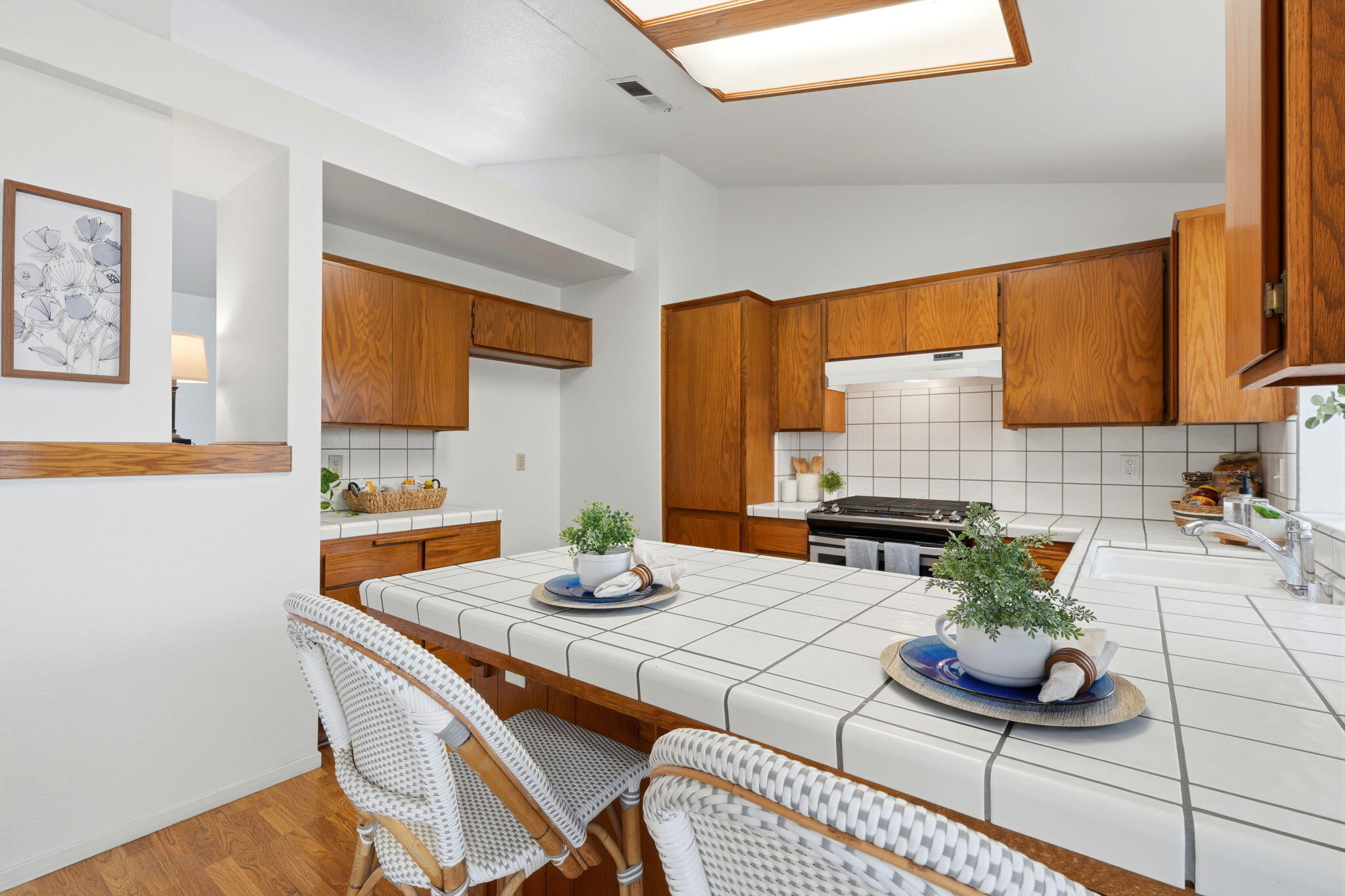 1912 S Pinnacle St, Visalia, CA 93292