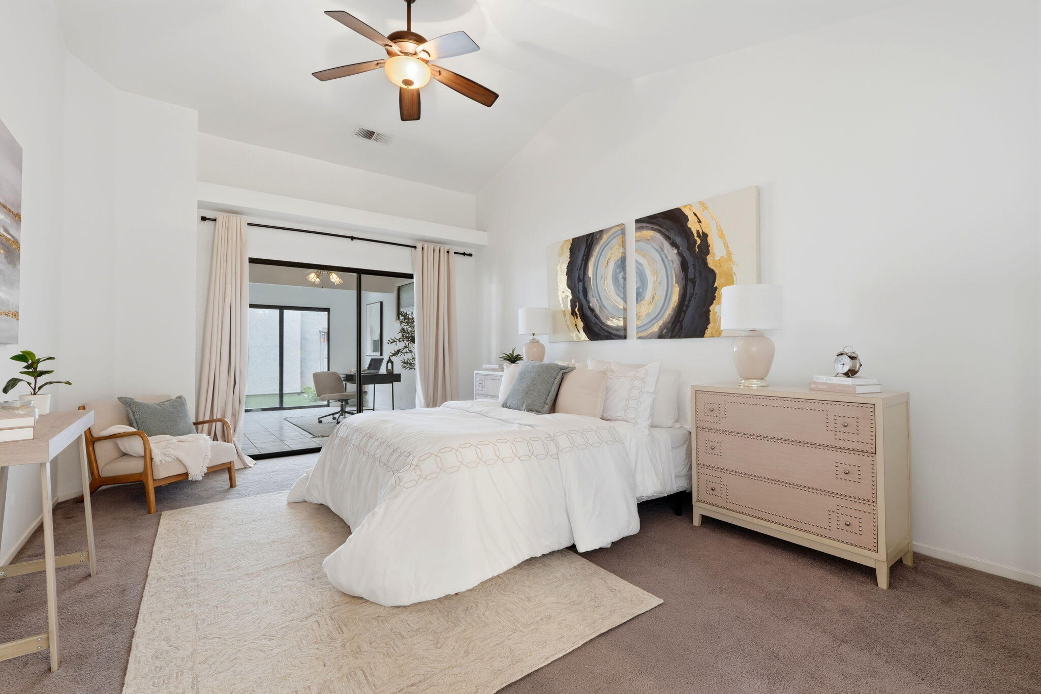 1912 S Pinnacle St, Visalia, CA 93292