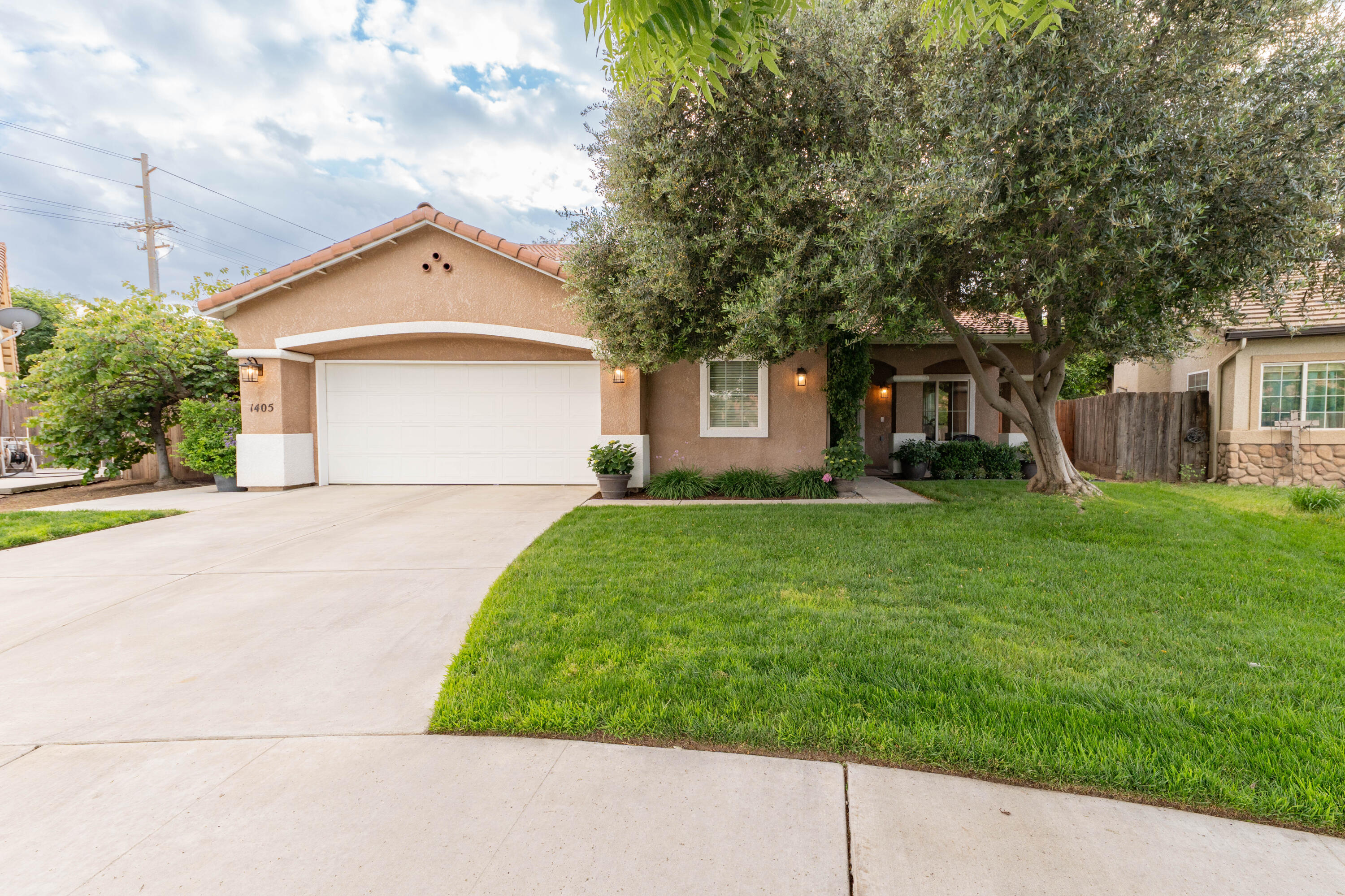 1405 Cortese St, Tulare, CA 93274