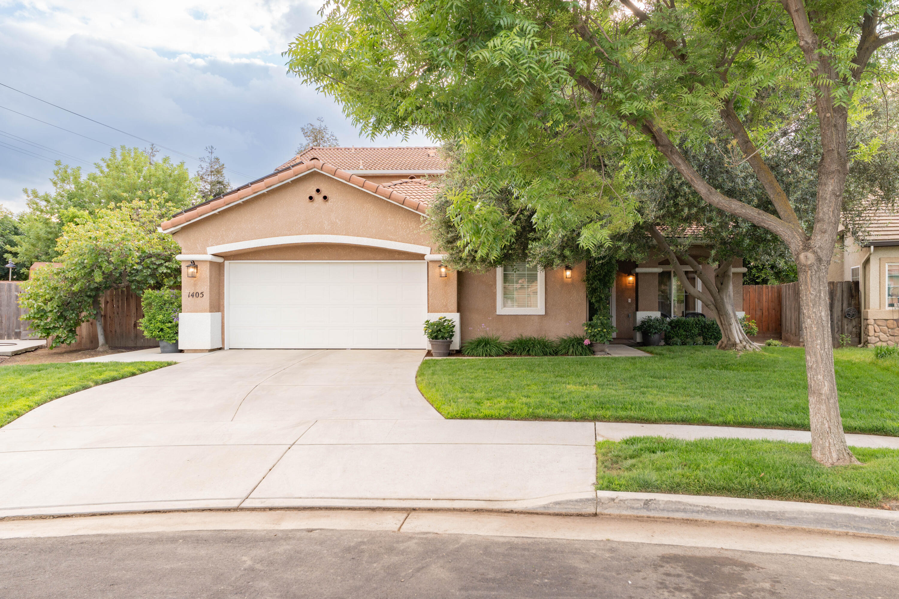 1405 Cortese St, Tulare, CA 93274