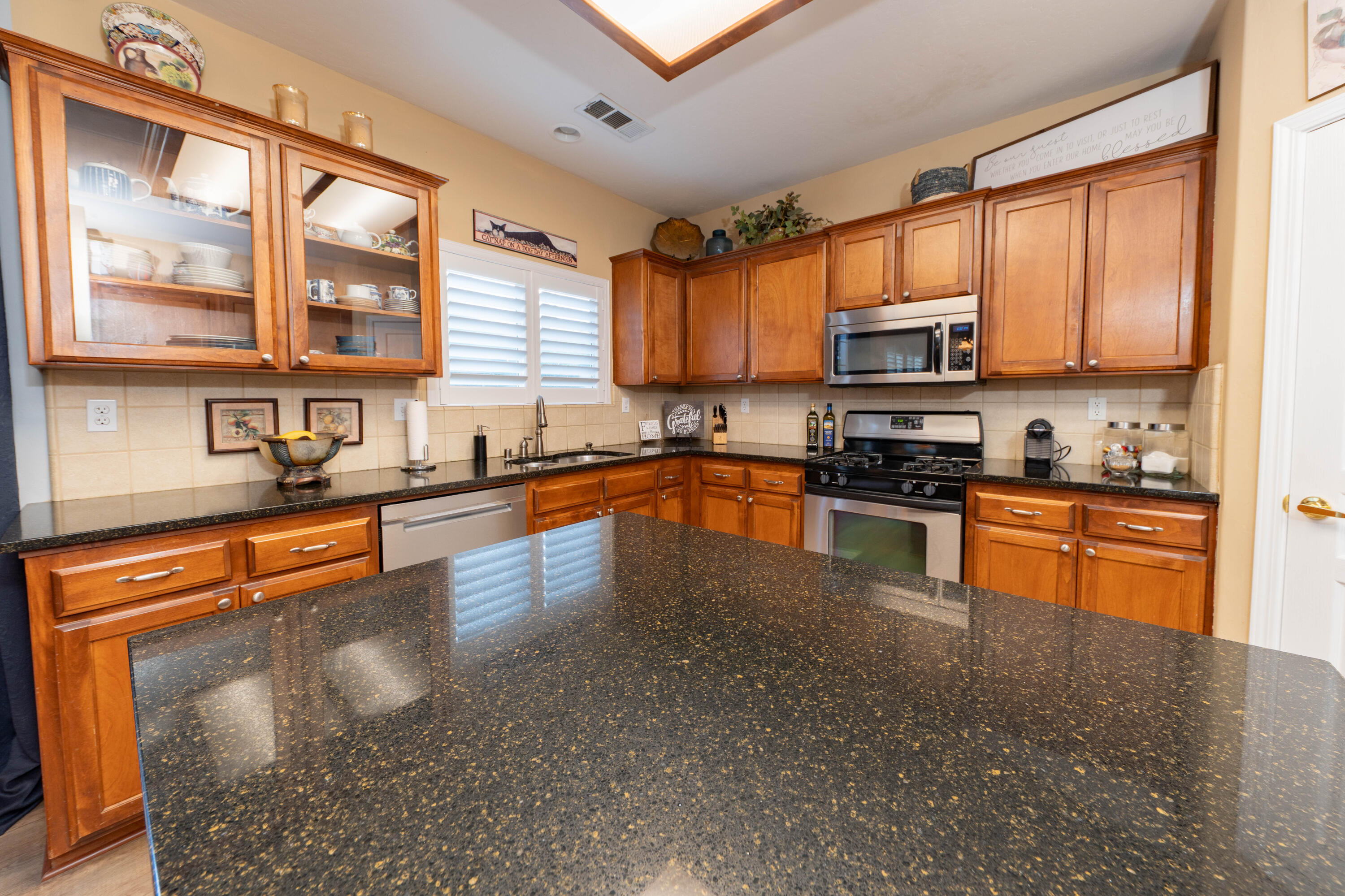 1405 Cortese St, Tulare, CA 93274