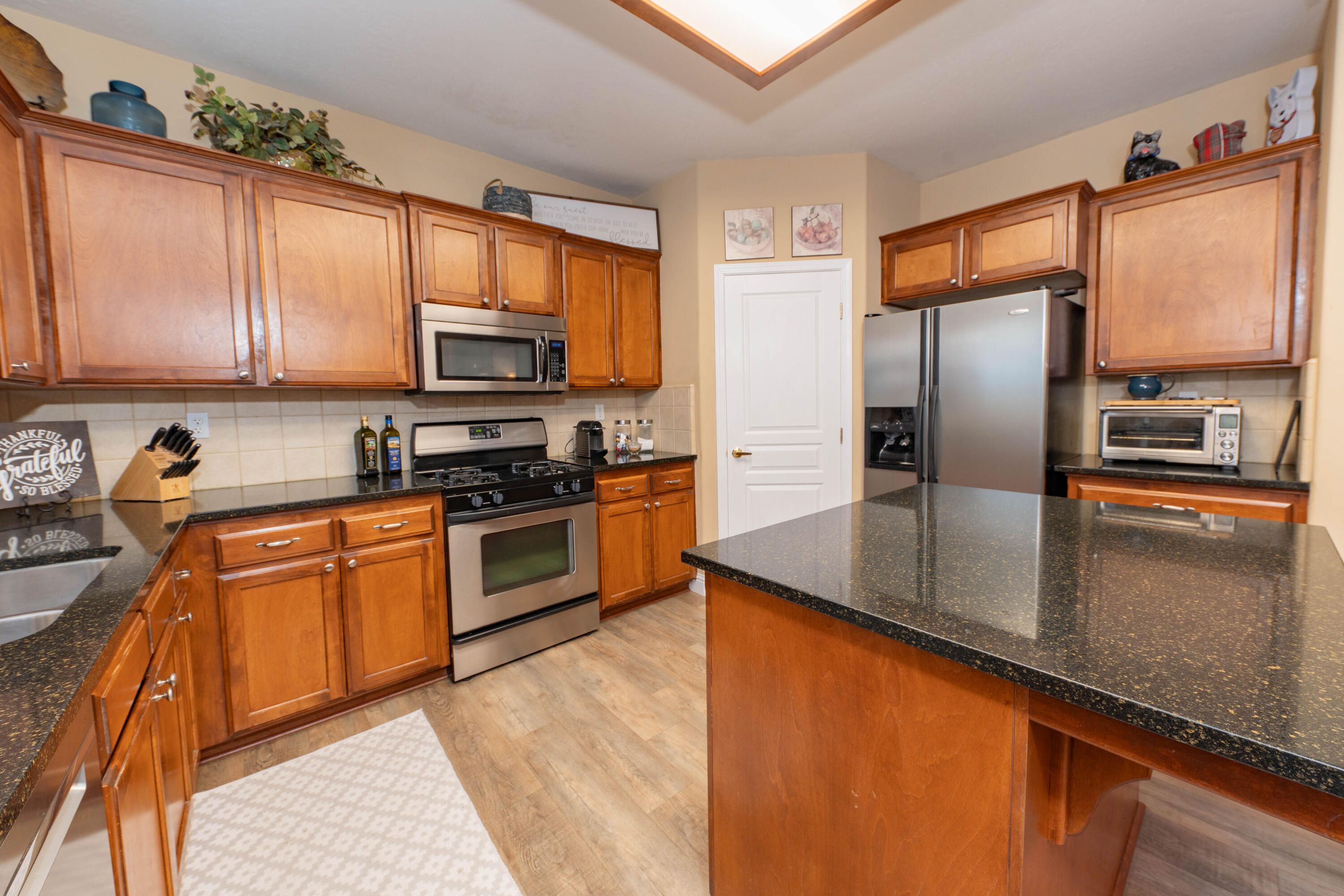 1405 Cortese St, Tulare, CA 93274