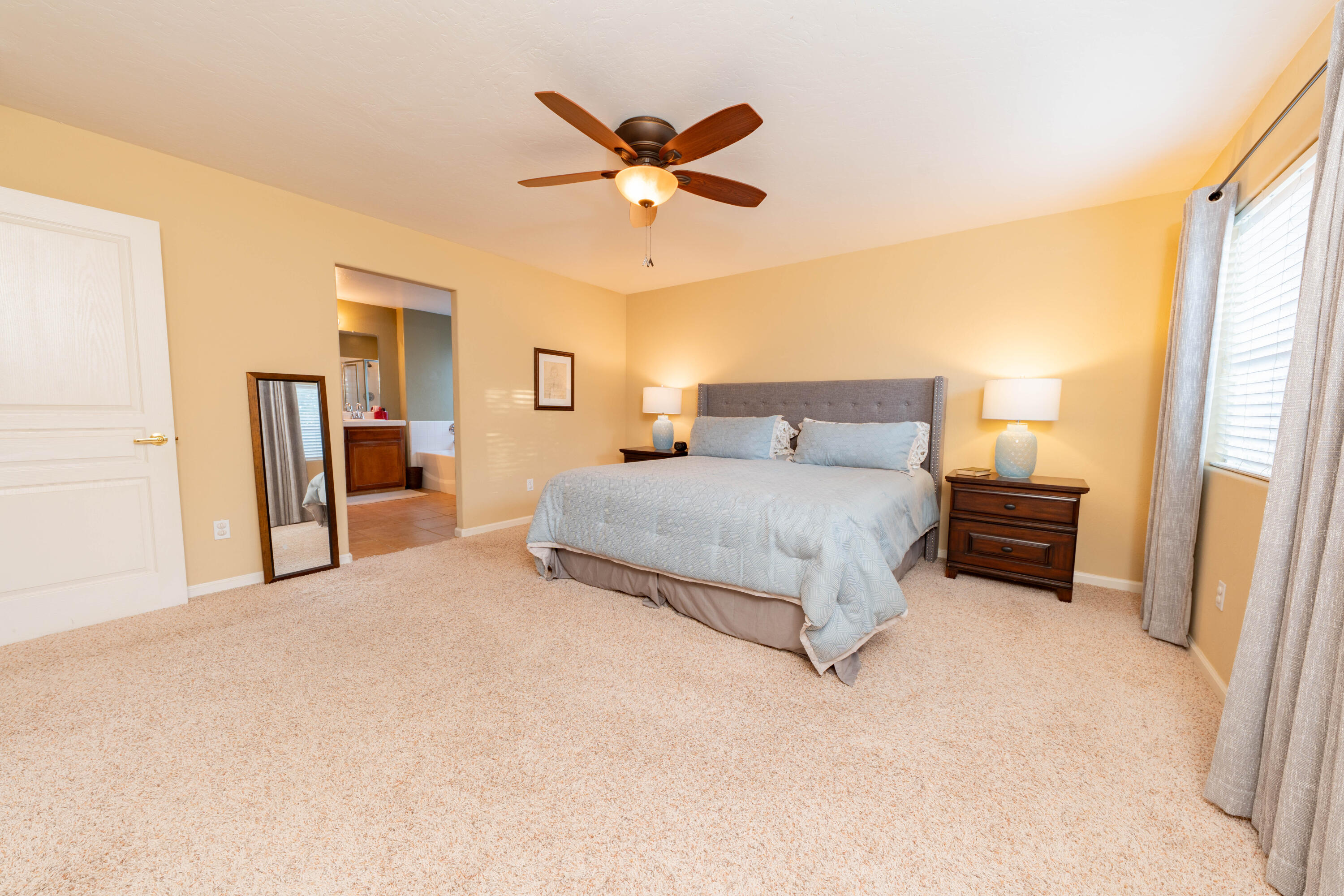 1405 Cortese St, Tulare, CA 93274