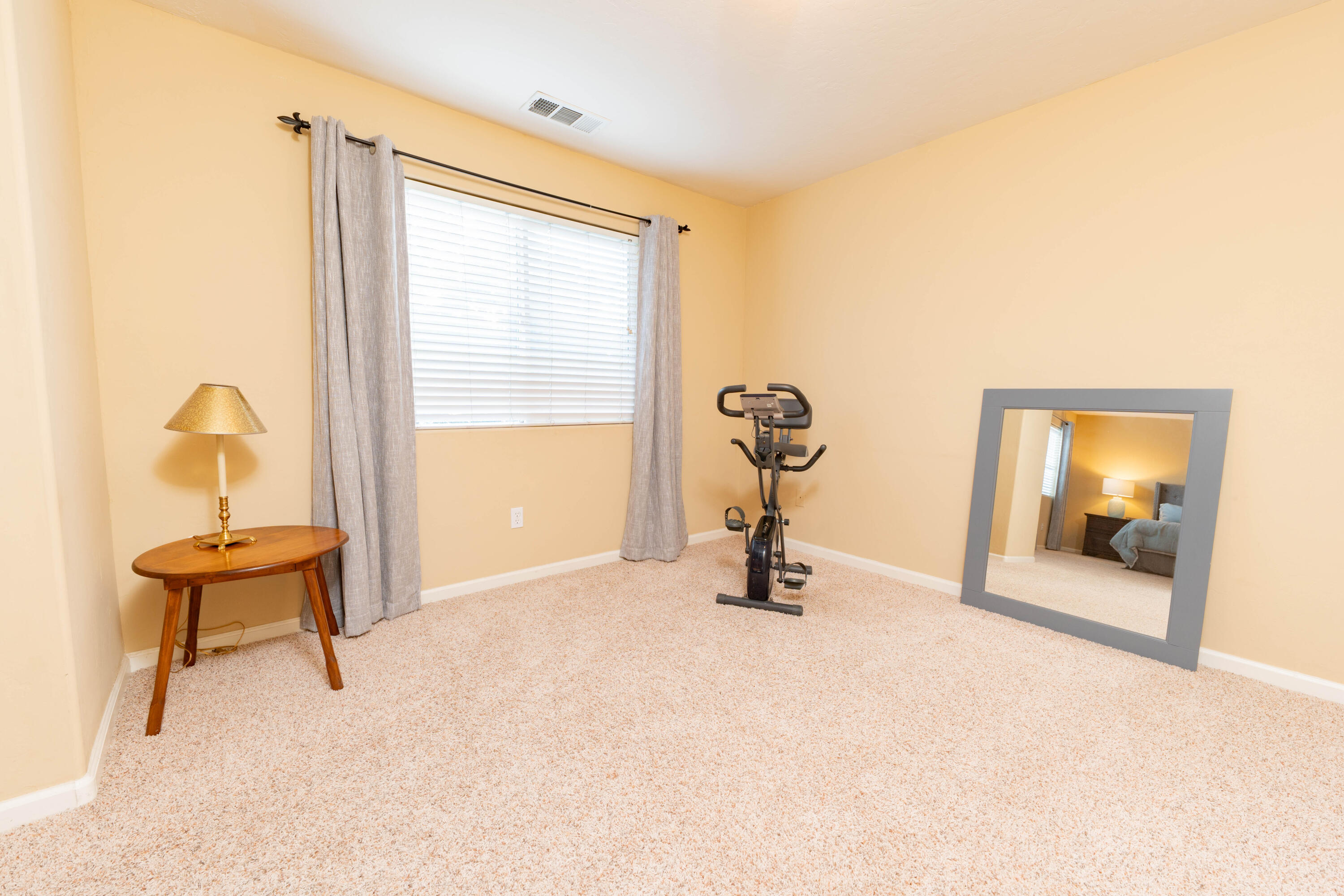 1405 Cortese St, Tulare, CA 93274