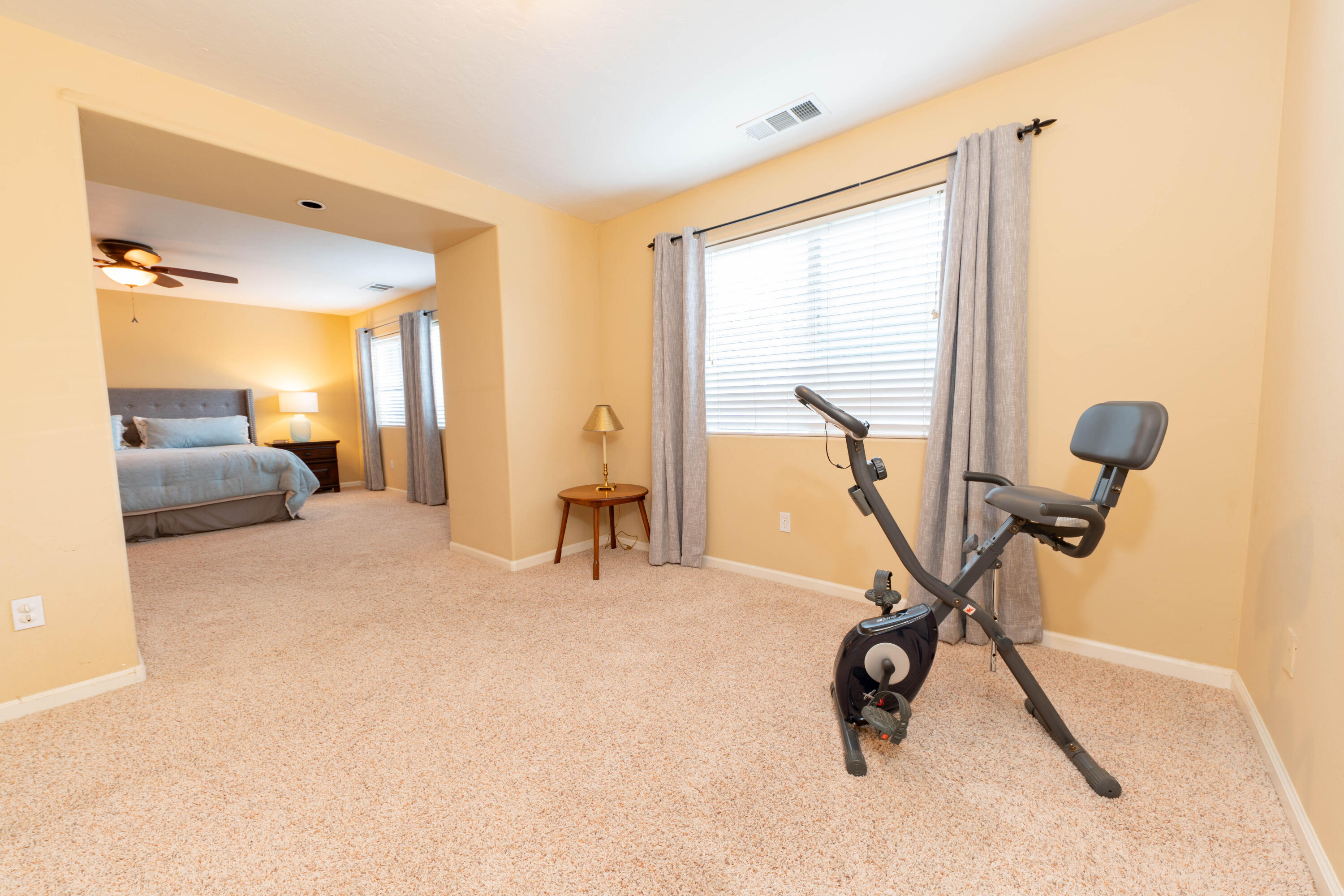 1405 Cortese St, Tulare, CA 93274