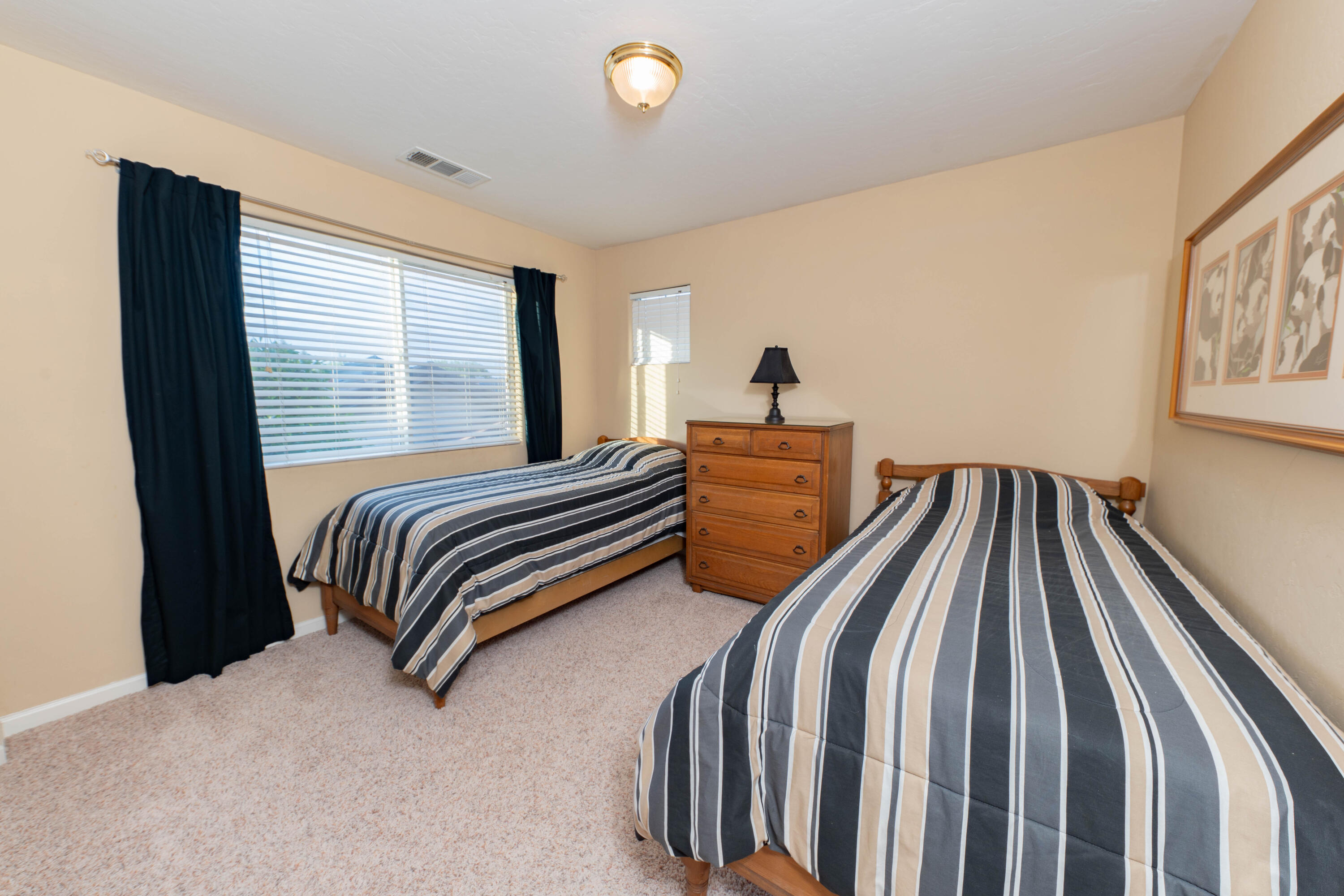 1405 Cortese St, Tulare, CA 93274