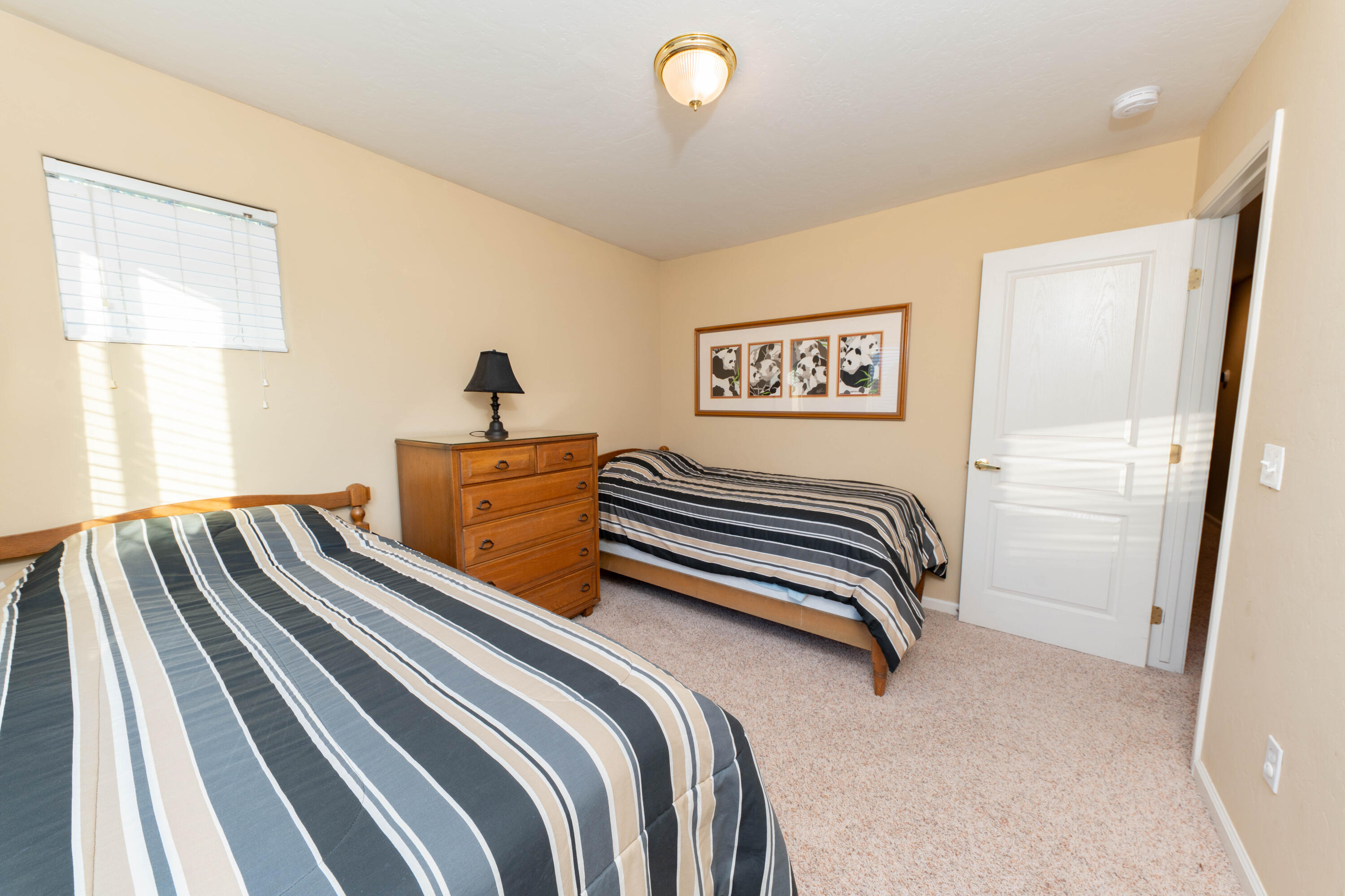 1405 Cortese St, Tulare, CA 93274