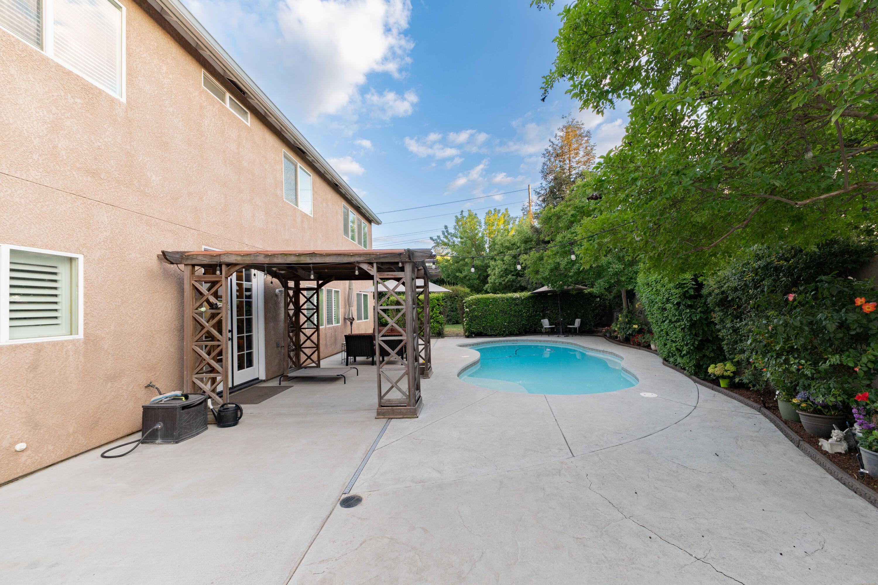 1405 Cortese St, Tulare, CA 93274