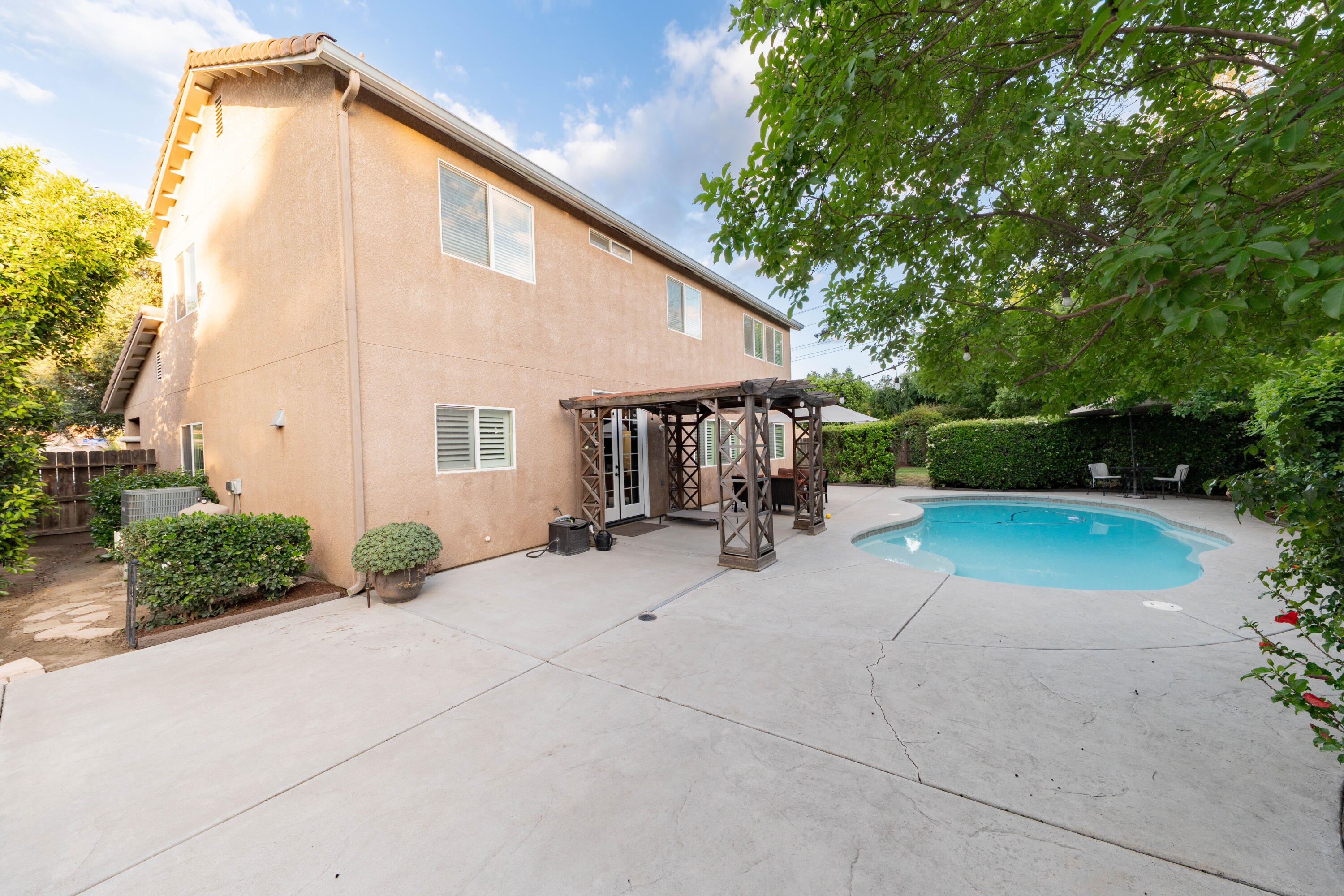 1405 Cortese St, Tulare, CA 93274