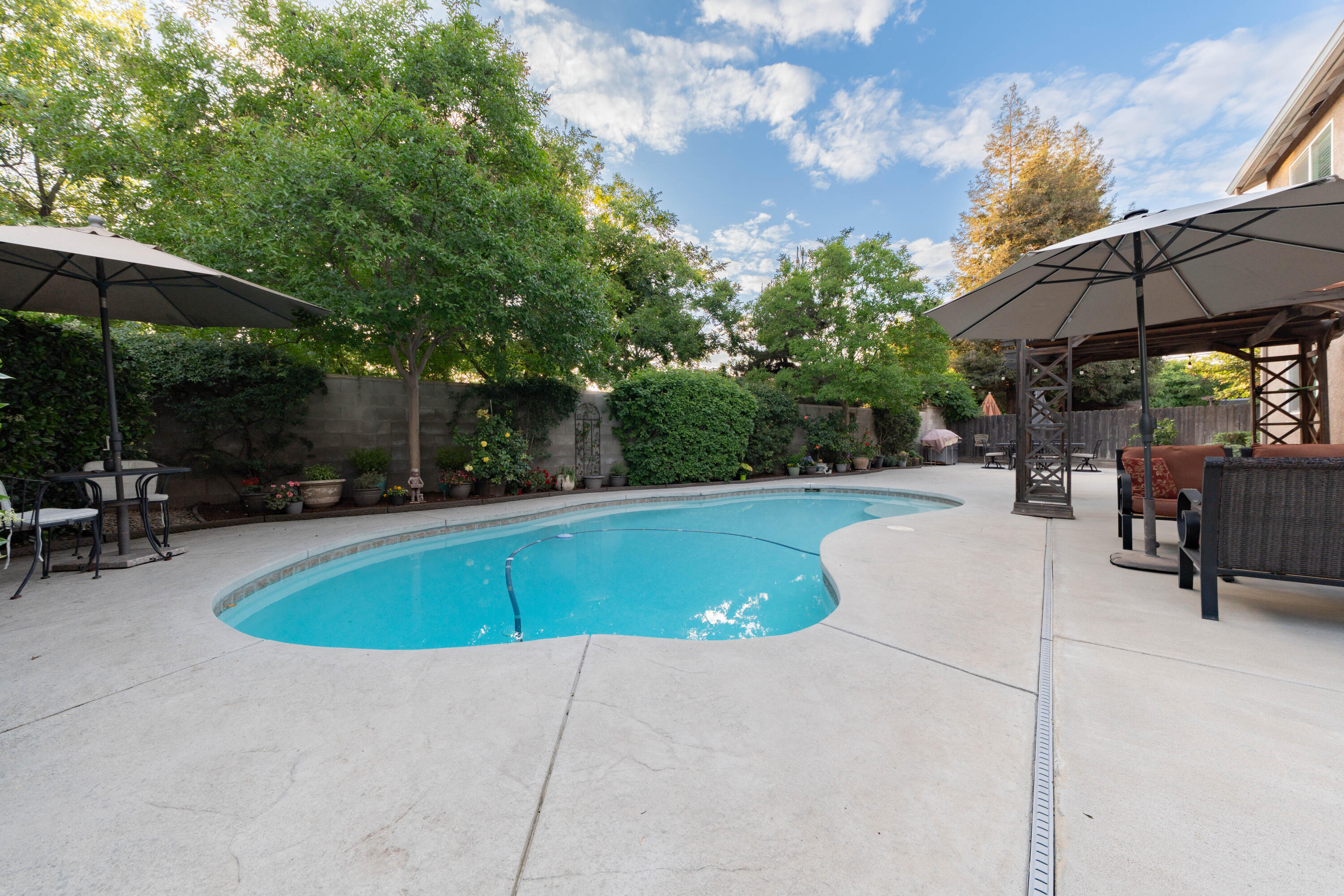 1405 Cortese St, Tulare, CA 93274