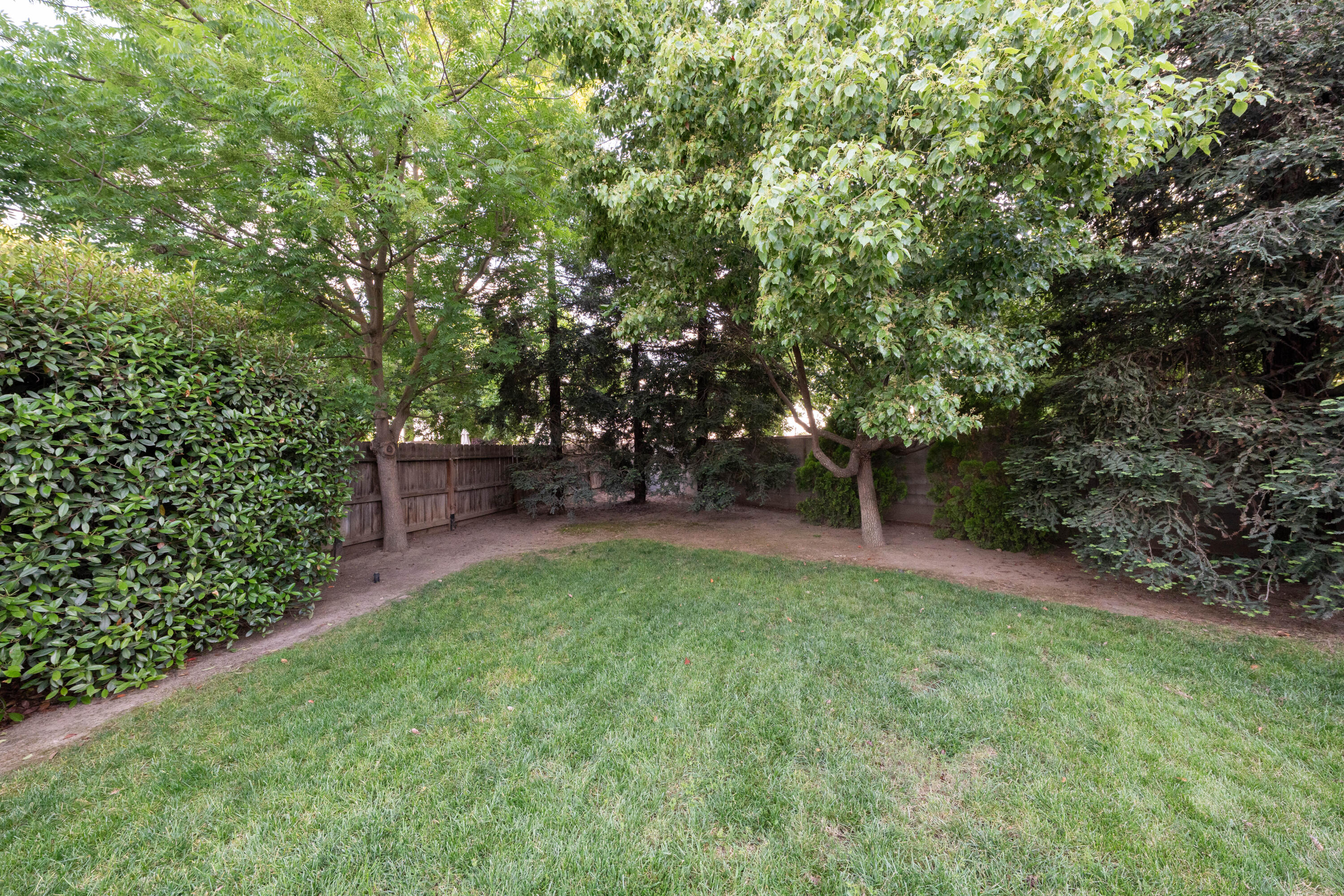 1405 Cortese St, Tulare, CA 93274