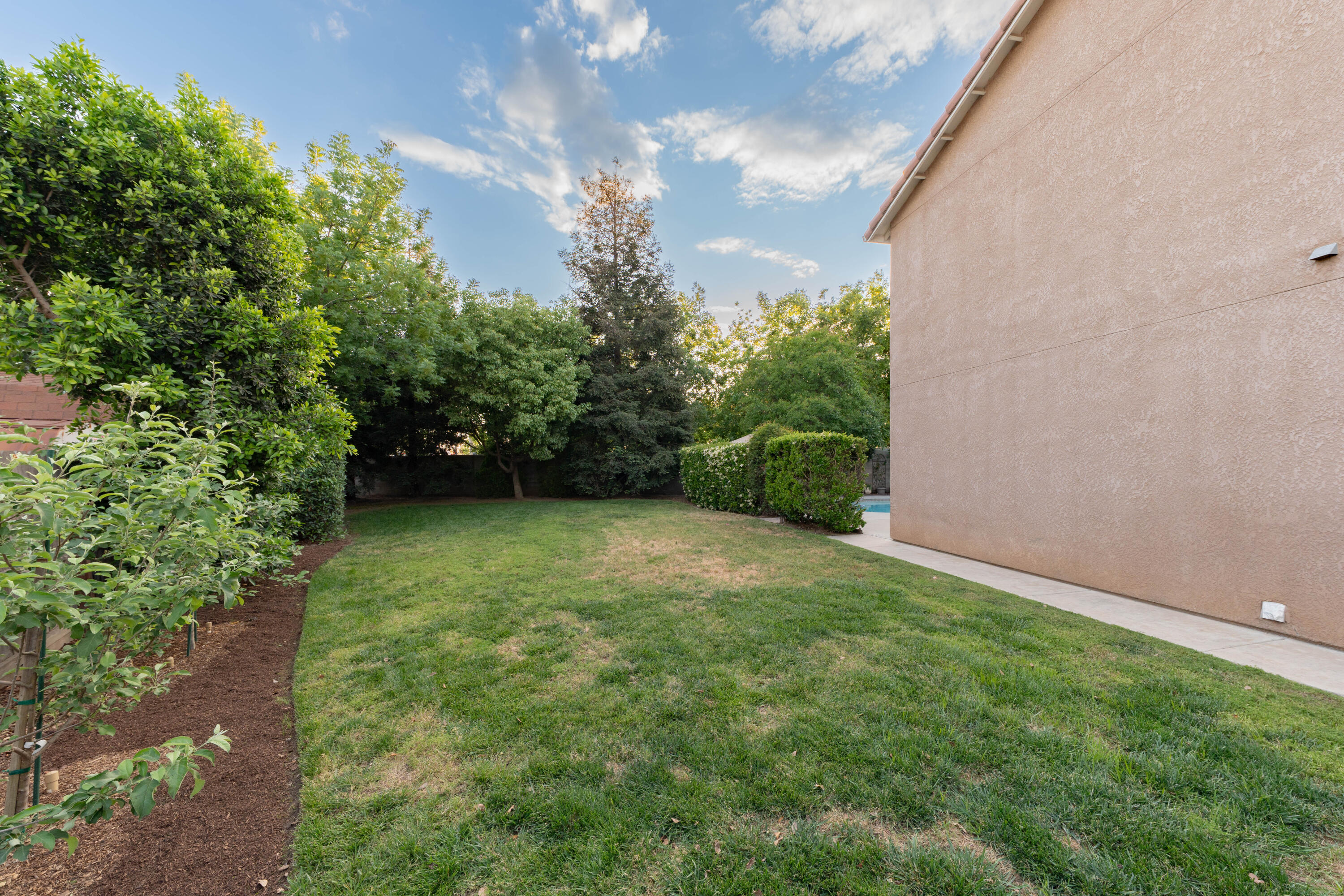 1405 Cortese St, Tulare, CA 93274