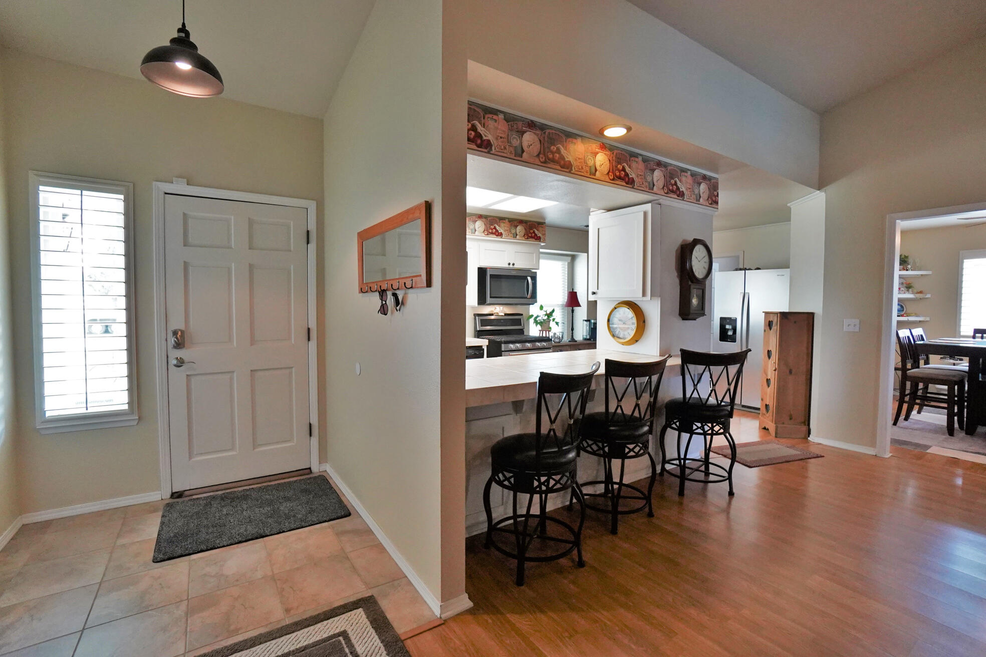 335 Kenwood Dr, Lemoore, CA 93245